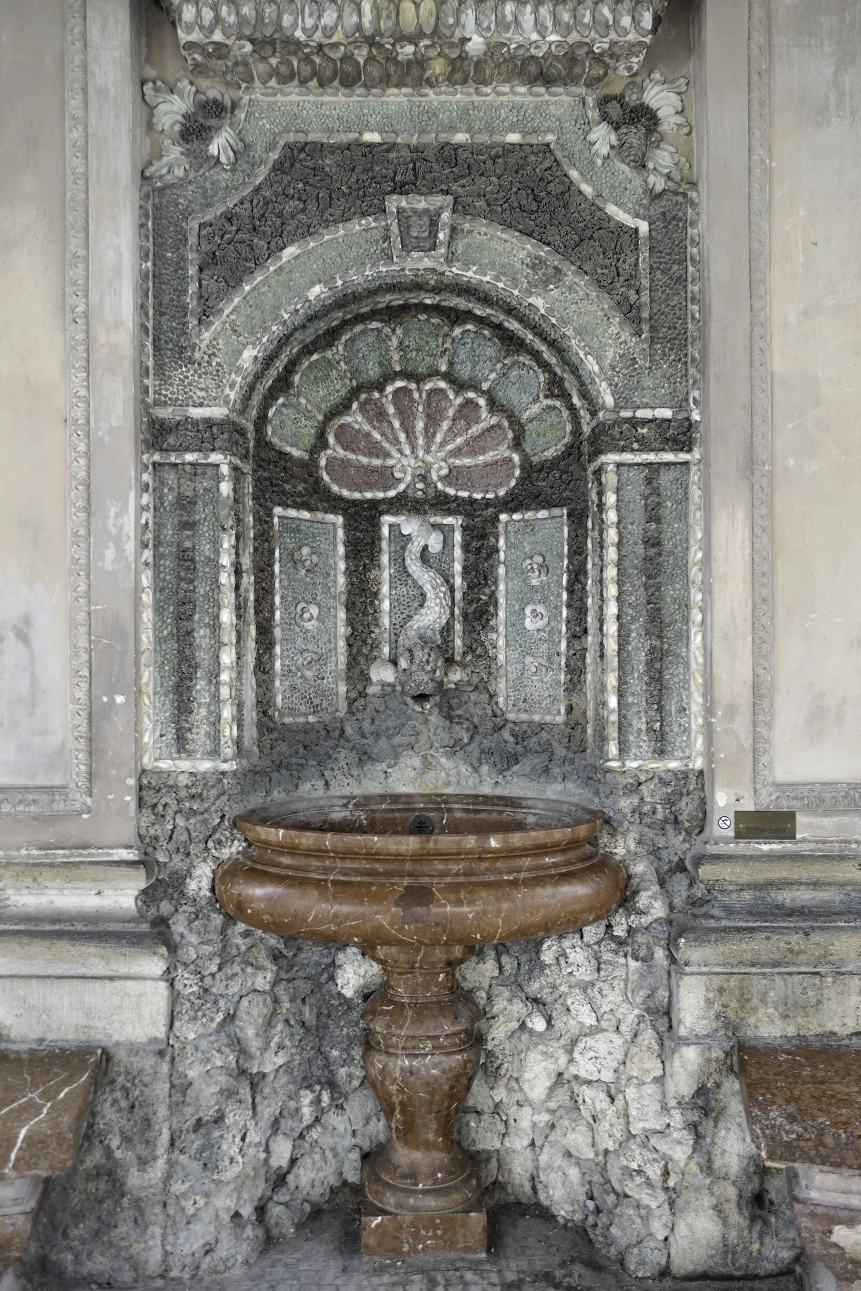 non working foutain .jpg