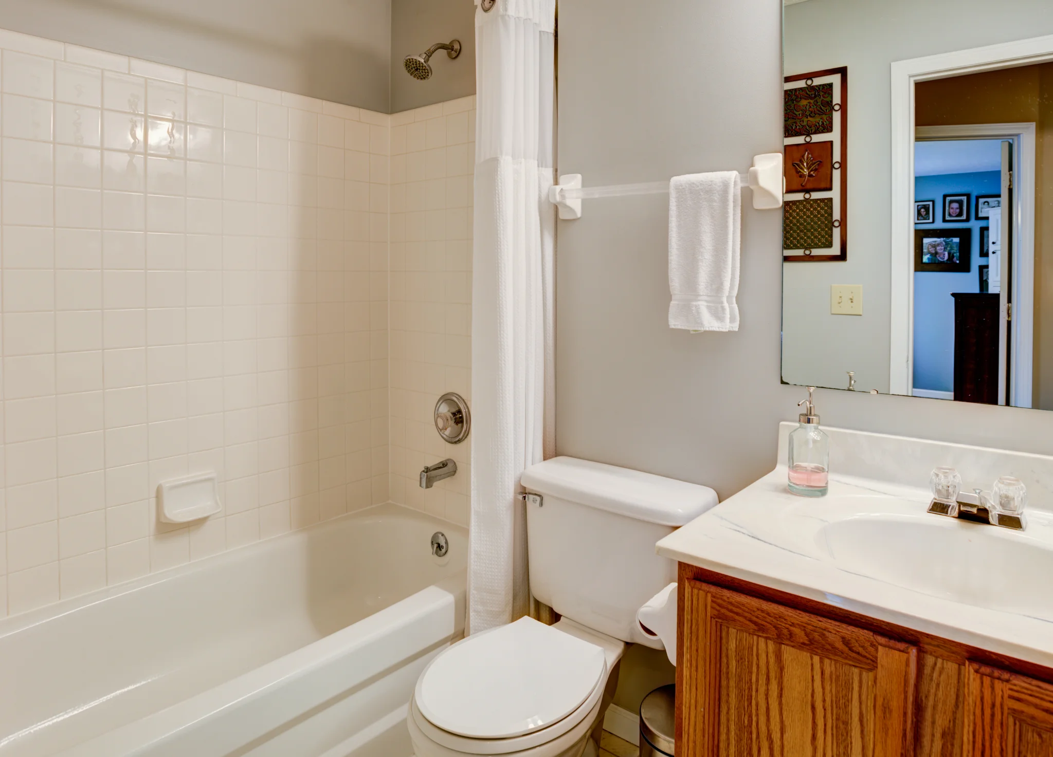 Web 1977 Queens Meadow-22.jpg