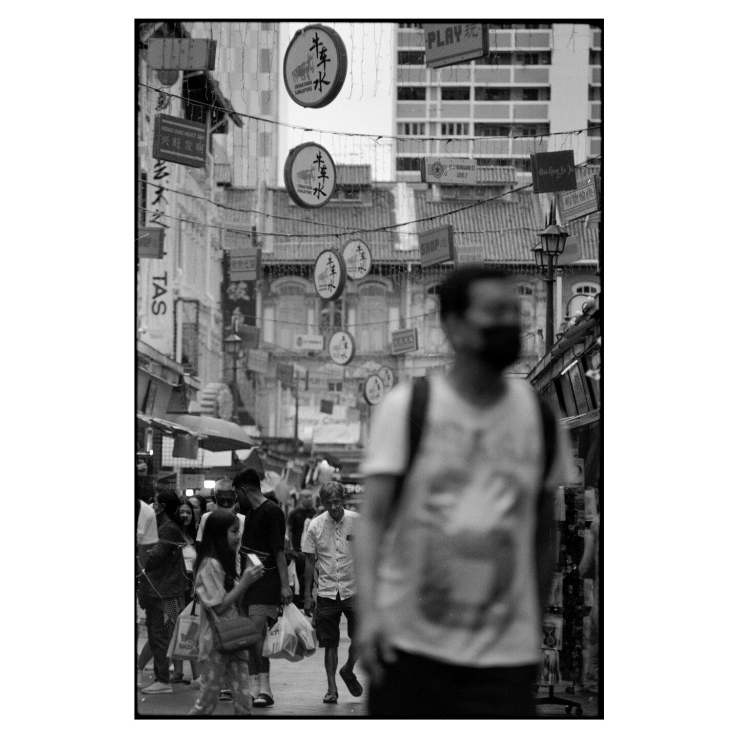 Chinatown noir | Singapore

📷 Canon AE-1
🎞 Cinestill BWXX

#singapore #streetphotography #dcfilmcollective #canonae1 #cinestill #cinestillbwxx