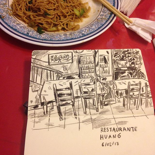 The best chinese food is here in s&atilde;o paulo!! Do you know big of a serving it had to be for me to leave that much noodles on my plate! 
#restaurantehuang #illustration #sketchbook