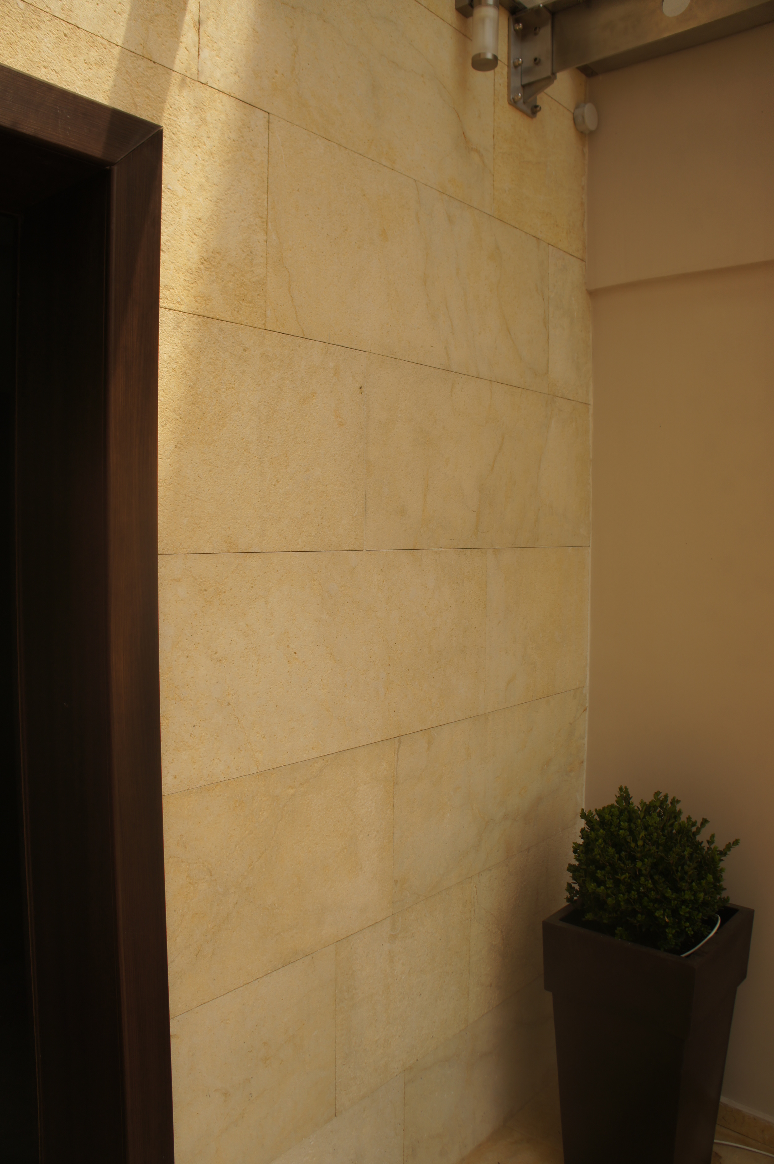 YELLOW HONED CLADDING 45XFRX1.5.JPG