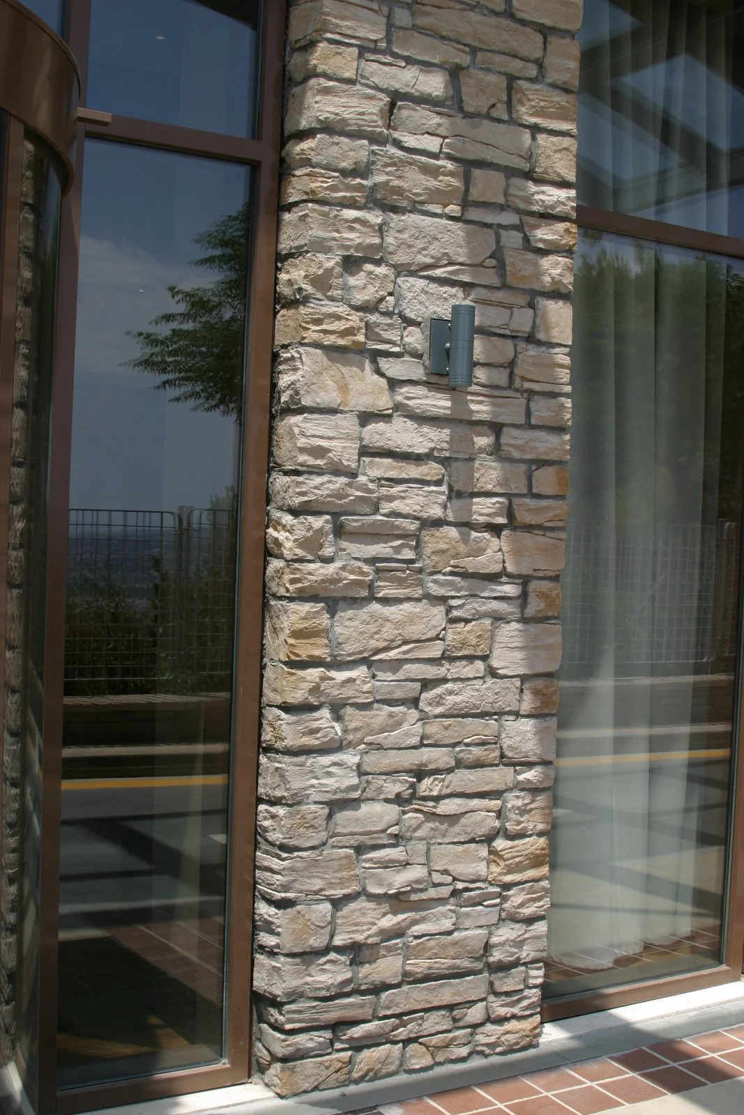 ISOLA CHAMPAGNE 12.JPG