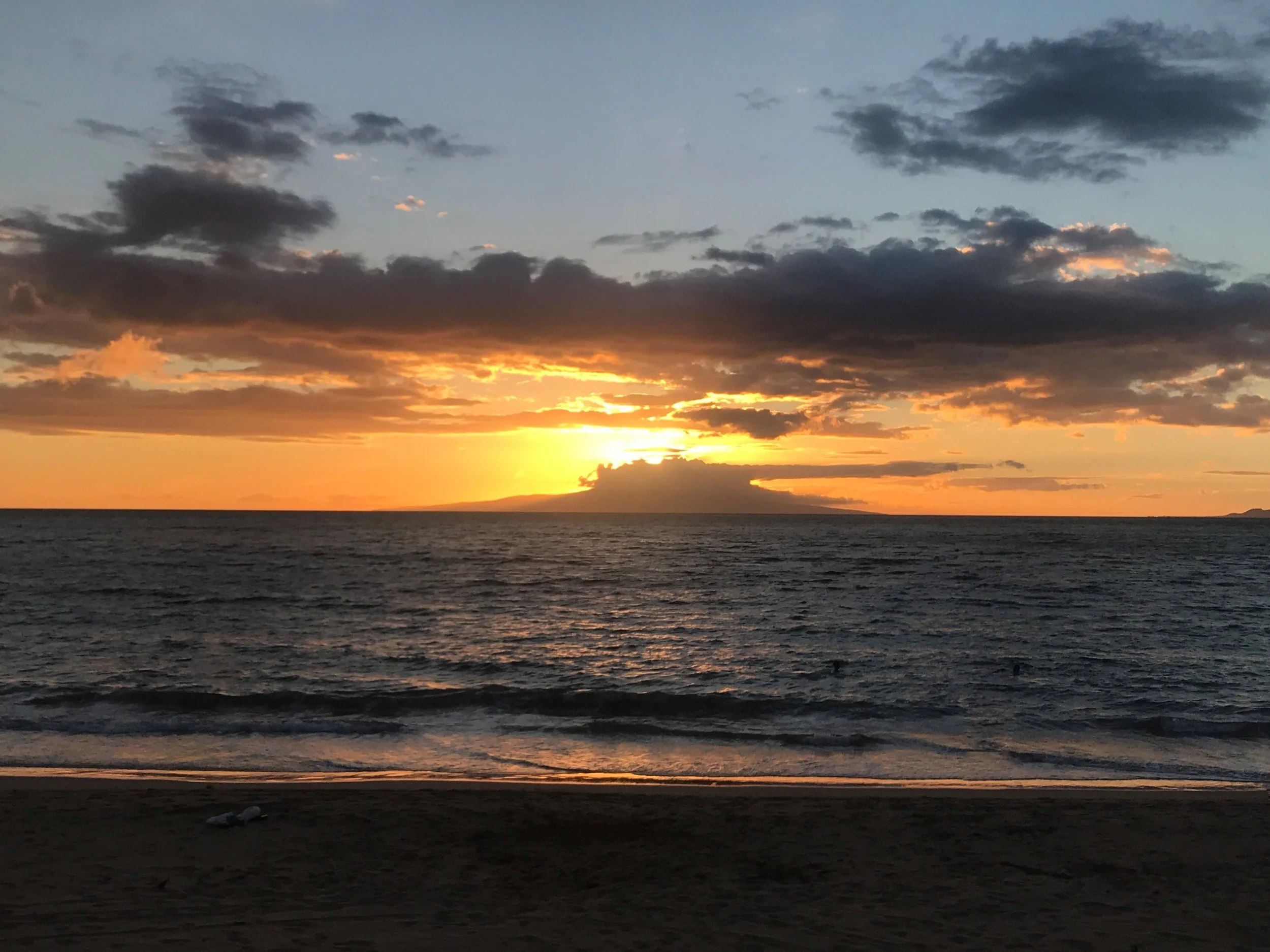 Sunset over Lanai / warporweft.com