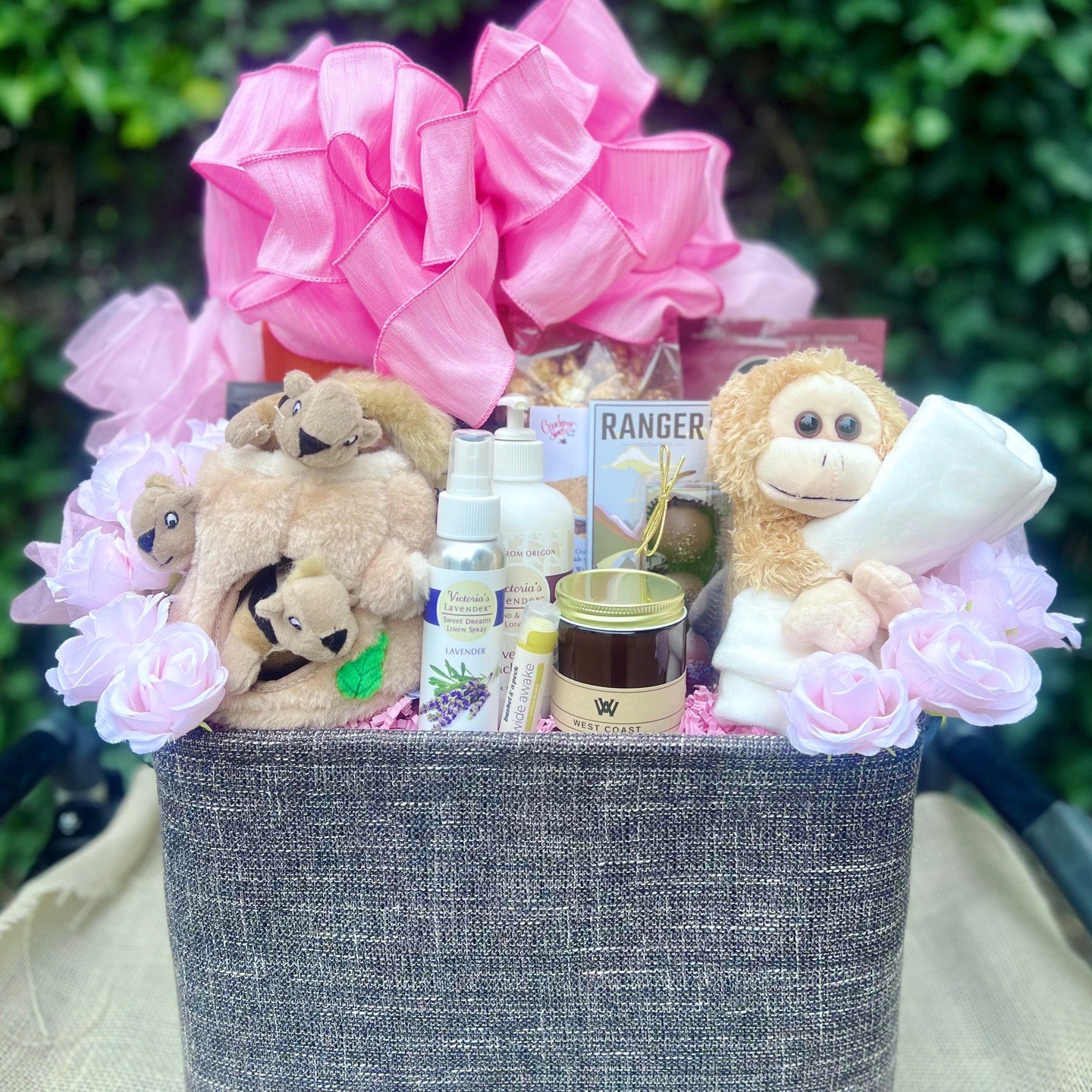 #favfriday❤️ I think this custom gift basket is my favorite of the week. Designed for someone fighting cancer.