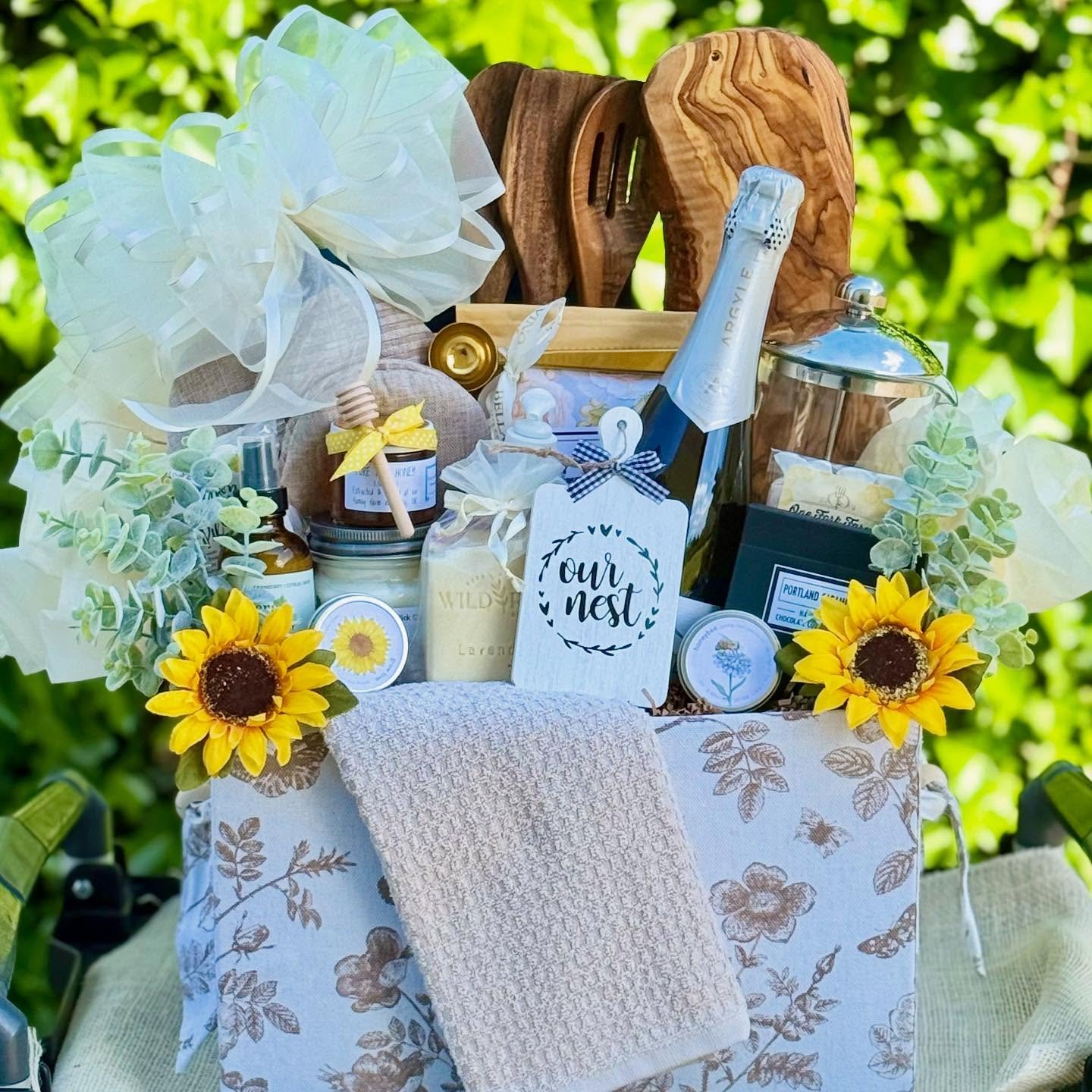 Still alive and kicking, despite still not being good at regular social posts.😊 The struggle continues&hellip;

#newhomegift #oregonmade #customgiftbaskets #ᴡᴏᴍᴀɴᴏᴡɴᴇᴅ