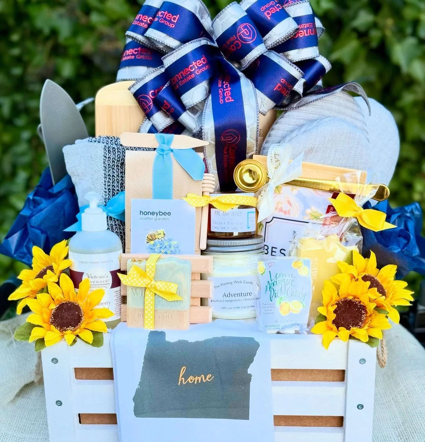 🌼 This is what taking care of a client can look like. The referrals come naturally. Custom gift request for gardening and home items with Oregon made goodies. 

#closinggiftideas #oregonrealty #oregonmade #closinggiftbaskets #brandedgiftbaskets #ore
