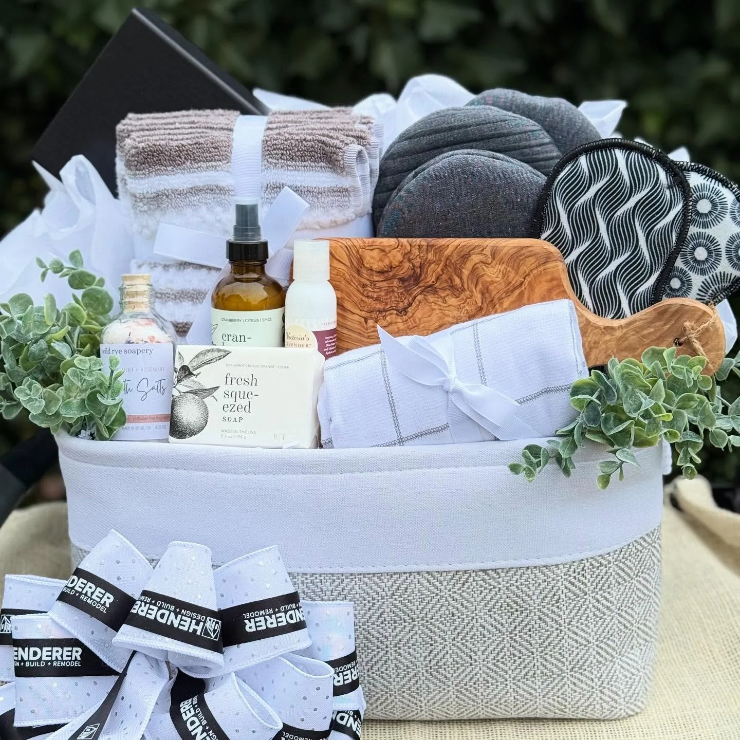 Where have I been?? A tech issue locked me out of this account! 🙄😳 I&rsquo;m back though and been crazy busy. Can&rsquo;t wait to share pics of spring baskets and news about new woman owned vendors. AND it&rsquo;s auction season so we have lots to 