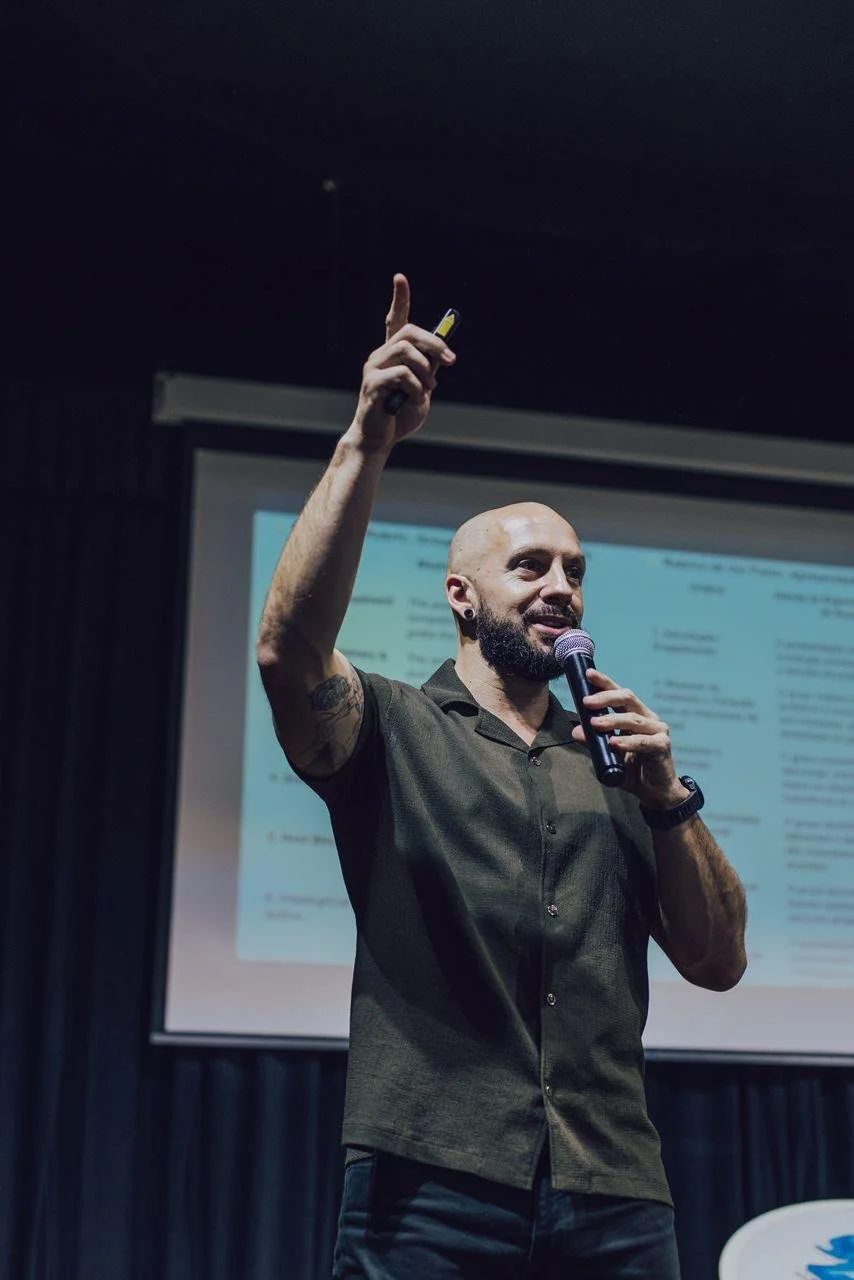 Aaron Moniz in action