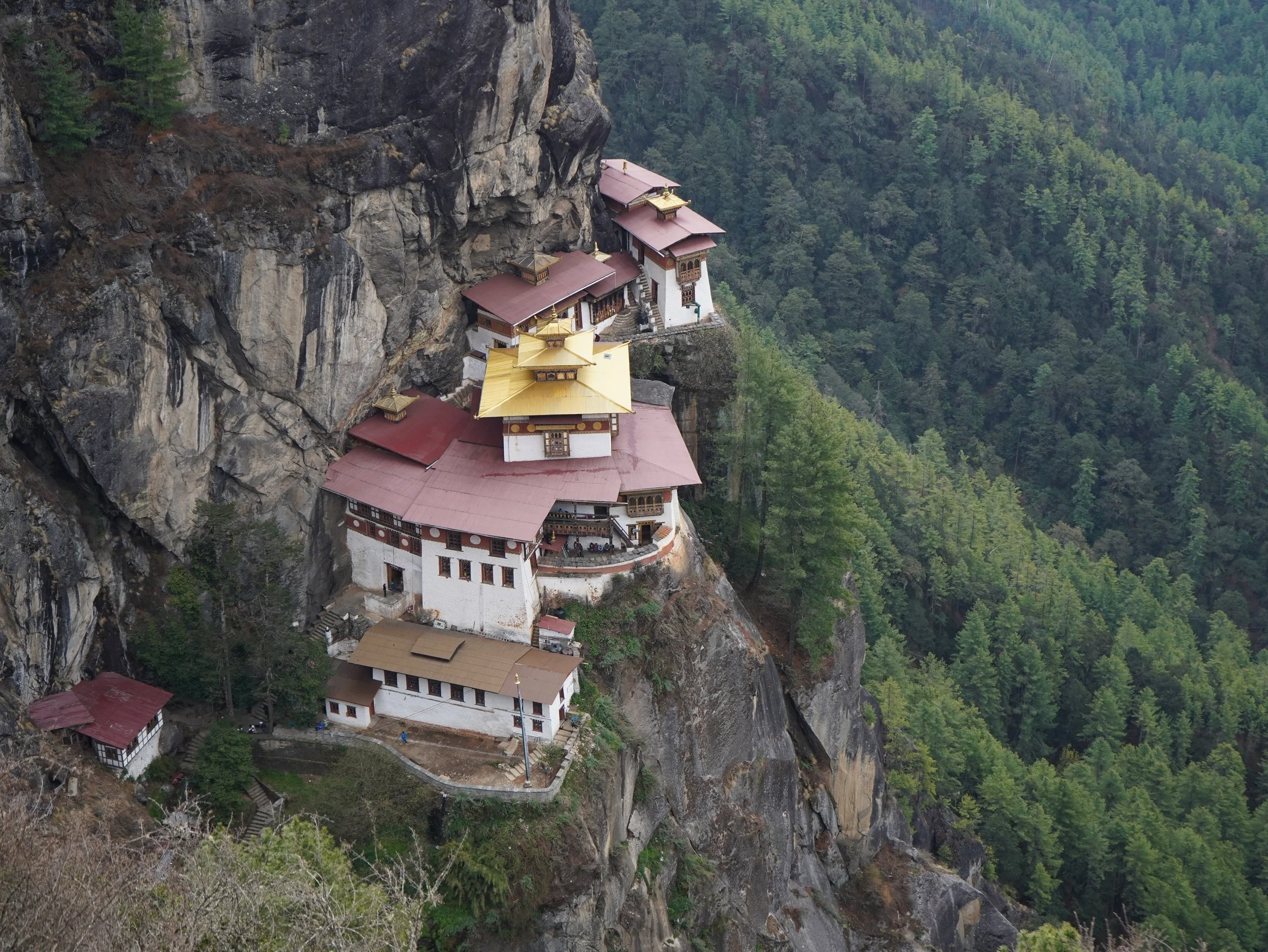 Taktsang-View-From-Top-01.JPG