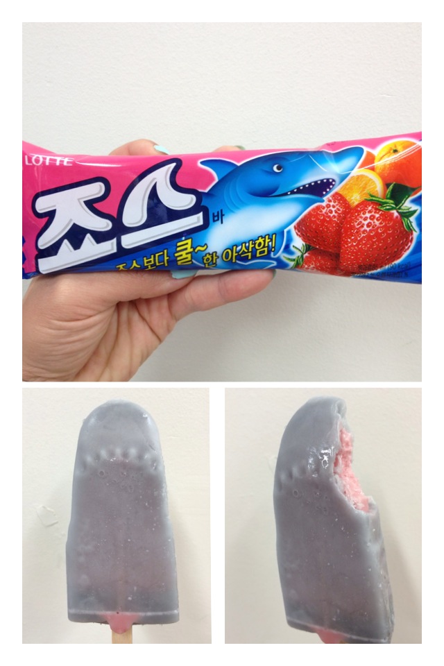 죠스 (Joh-se) = Jaws A popsicle with a harder orange flavoured outside - which is coloured grey, and a softer ice strawberry centre. Cute teeth imprint, fruity and refreshing. 