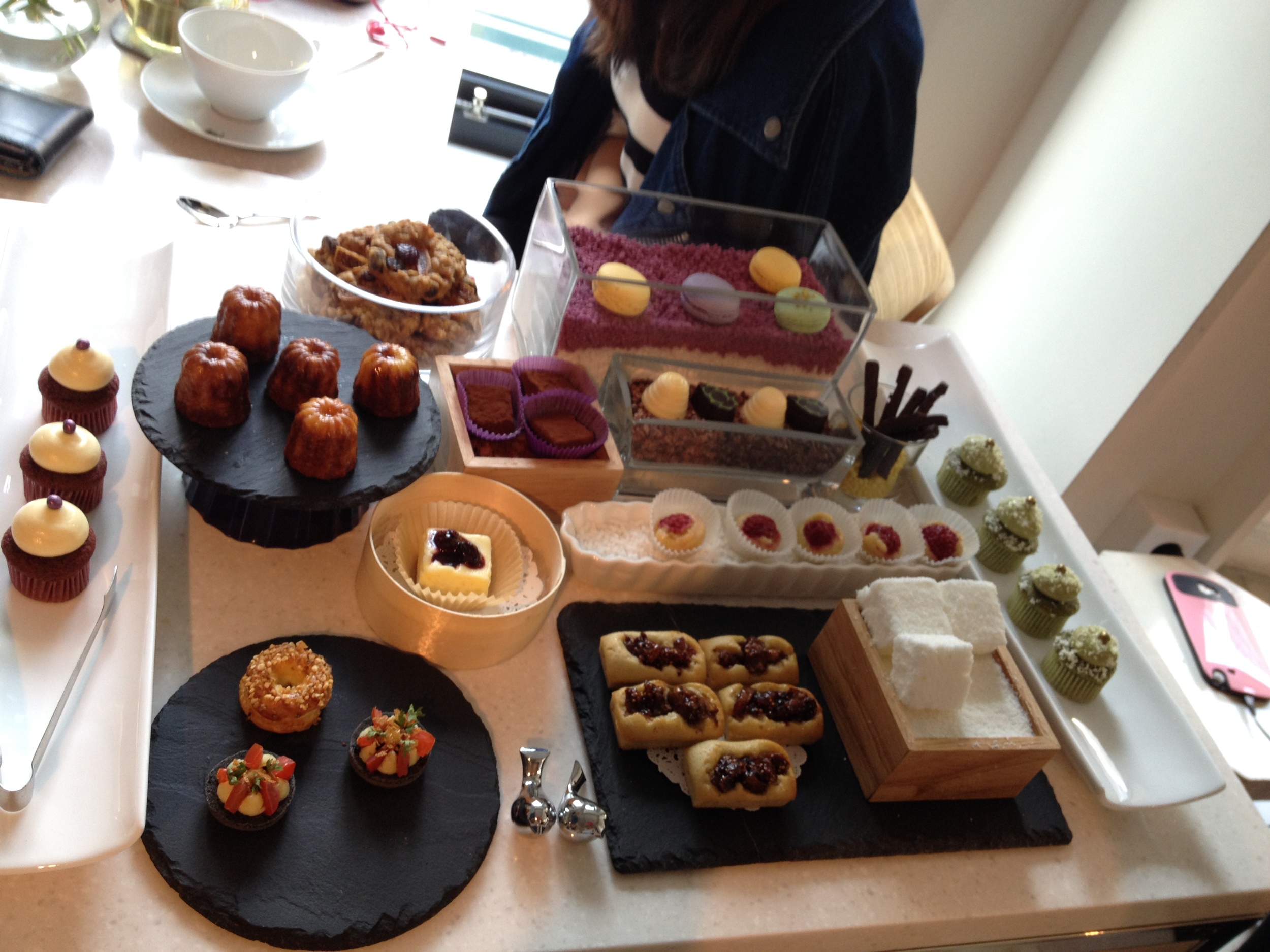  Along with a la carte mini pastries and cakes where you can choose 4 mini-desserts along with a beverage. 