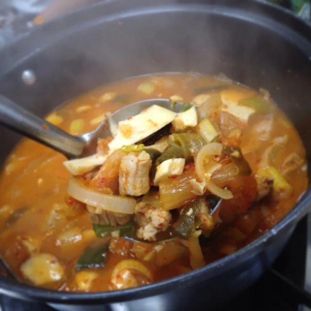 은주정 김치찌개 (EunJooJung Kimchi Jiggae). Famous kimchi stew