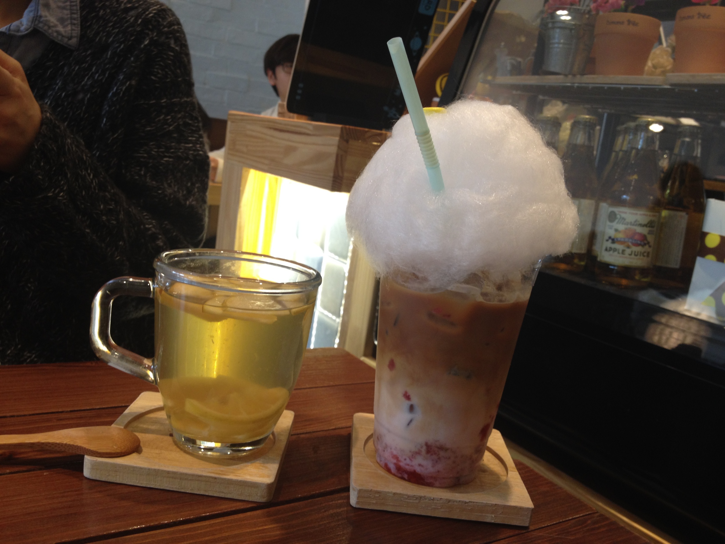 They have other dessert items on the menu but I have yet to try them. Their other drink selection that is interesting is their 솜사탕라때 (SomSaTang Latte) - Cotten Candy Latte! You can get different flavours, and I got strawberry. They had chunks of real strawberry in there so it was like a latte with strawberry milk with real fruit bits in it. 