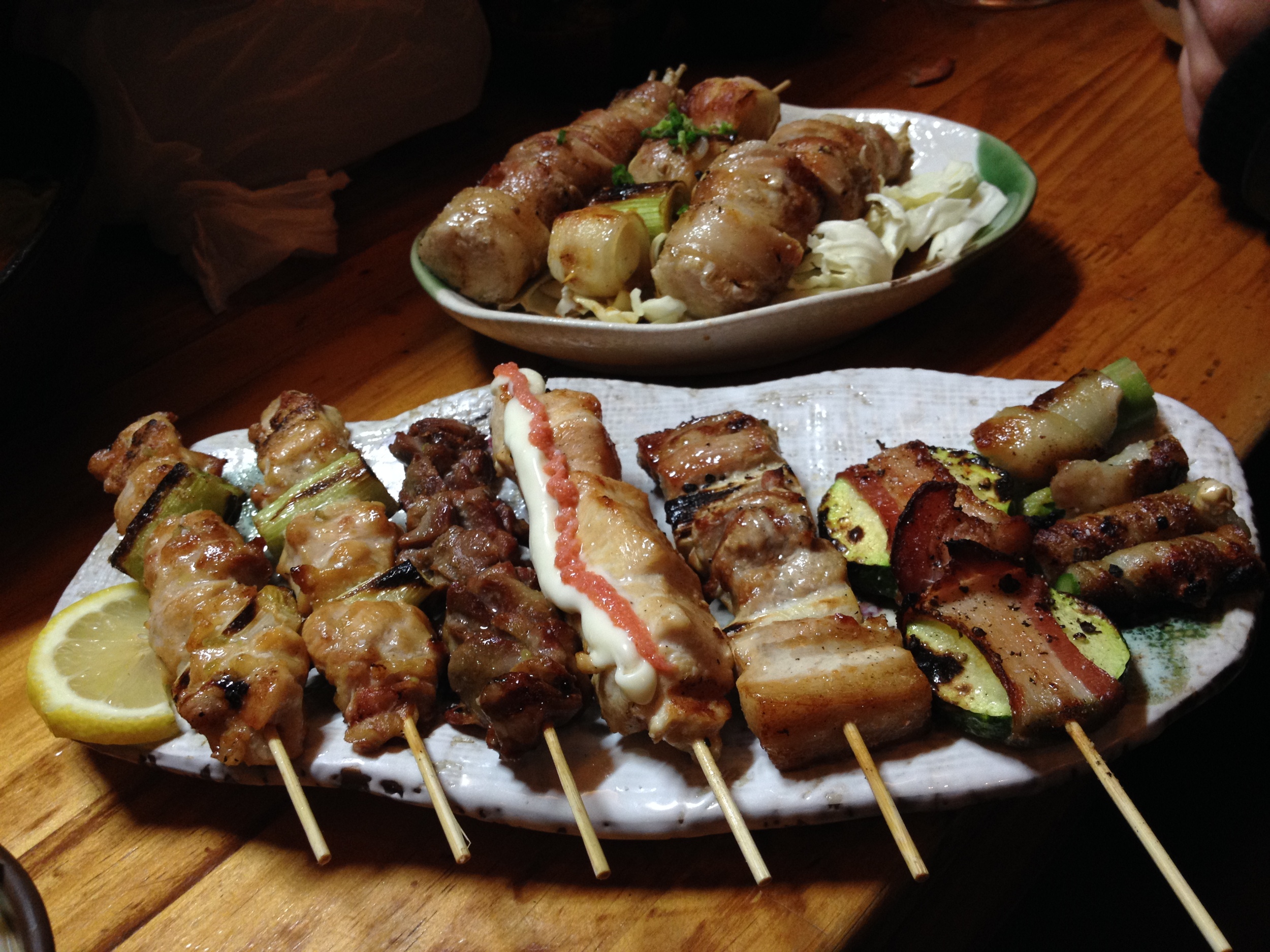 Must Order: Their skewers - selection of 5 or 10. Most popular ones are 대파닭가슴살 (big green onion/chicken breast), 닭가슴살명란젓 (chicken breast with fish roe), 삼겹팽이벗엇 (bacon covered enoki mushrooms), 삼겹아스파라 (bacon covered asparagus), 삼겹호박 (bacon covered zucchini), 삼겹토마토 (bacon covered cherry tomatoes), 구은마늘 (grilled garlic)