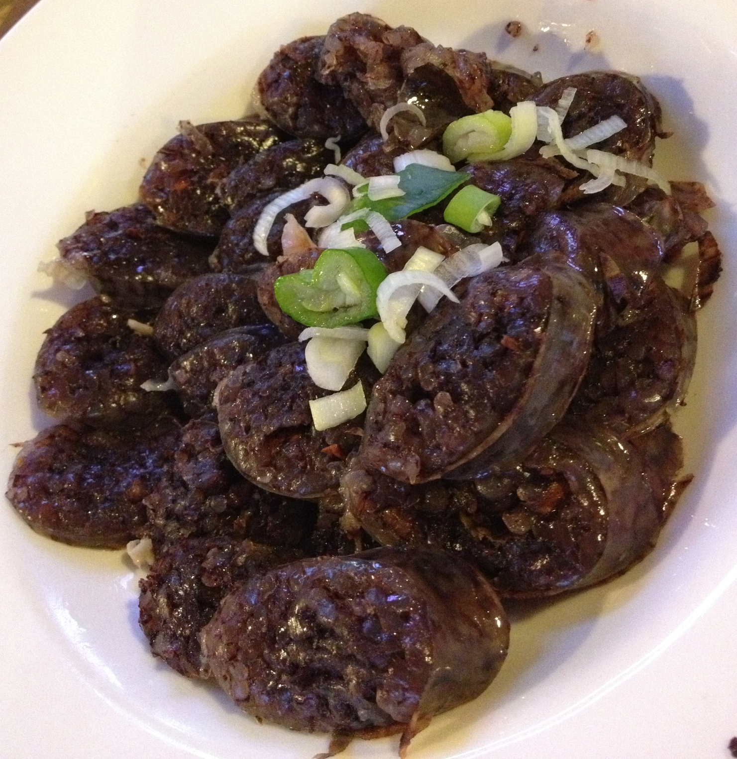 순대 - side order of sundae aka blood sausage, but it's really not a sausage. It's glass noodles filled in a sausage casing which is then filled with blood? I used to not eat this, but now I enjoy it - especially dipped in dukbokki sauces!