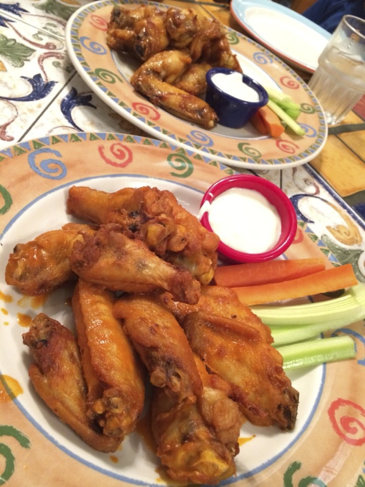 If you have access to Yongsan Garrison Military Base, these are the best buffalo and honey garlic wings in town @Oasis, a Tex-Mex Restaurant. The size of the wings, flavours and price are just like the states and these big juicy wings come with the proper carrot and celery sticks with ranch dip (I prefer blue cheese for chicken wings, but ranch was good with the veggie sticks.