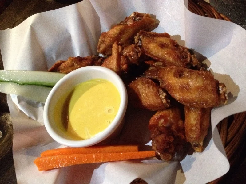 B&B - Honey Mustard. It was a fresh hot dry (no sauce) wing, with a honey mustard dipping sauce. Although the wing itself was piping hot and delicious, I wasn't too thrilled about the sauce. Just a generic honey mustard, nothing special. It would've been better if the wings came more flavoured or with a better sauce.