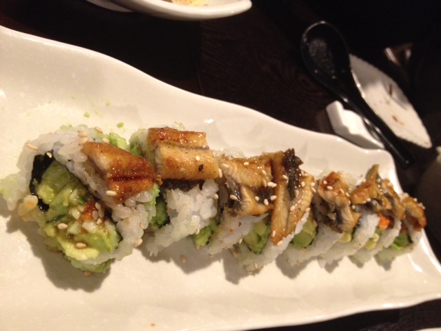 Dragon Roll - Eel on top of California roll which had tons of well-riped avocado in it. The unagi isn't quite the same bbq'd style as I like. I don't know where to get good eel in Korea, but the places I've had it - it was a different style. 