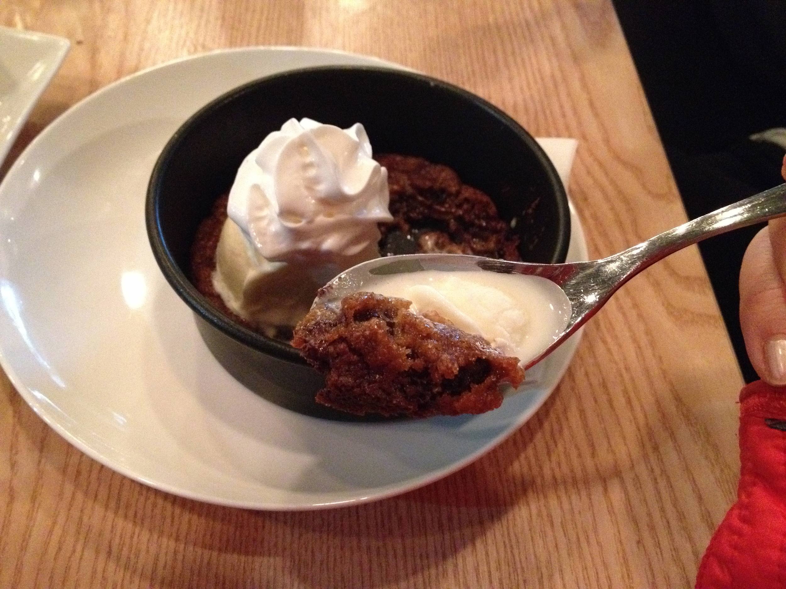 The contrasts between the hot cookie and the cool vanilla ice-cream is perfect!