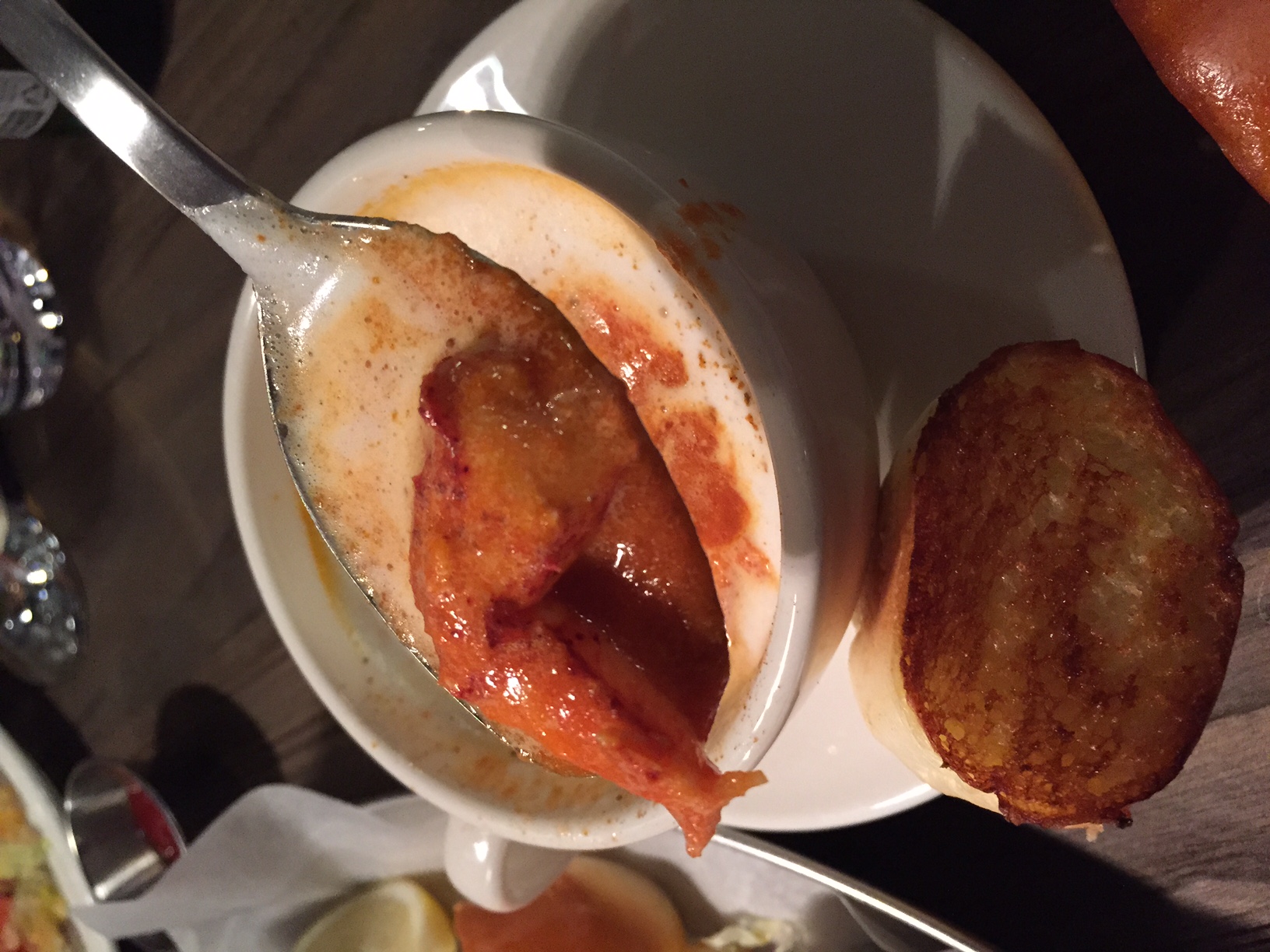 New item - "Lobster Cappuccino: lobster bisque, lobster meat served with bread.' 7000won. I looooove soups and I looooove tomato soup and lobster bisque. *edit* I came back and they changed the soup recipe yesterday - it is now AMAZING!!! I would definitely order this one again and again! It is now full of tomato soup flavour with the right amount of cream. Now this is a great creamy lobster bisque! They gave big generous chunks of lobster in the soup which are so good. I would come and eat this again and again especially now that it's so cold out! I'm so glad I have a "I'll try anything TWICE rule". The second time around this was SO good after they changed the recipe.