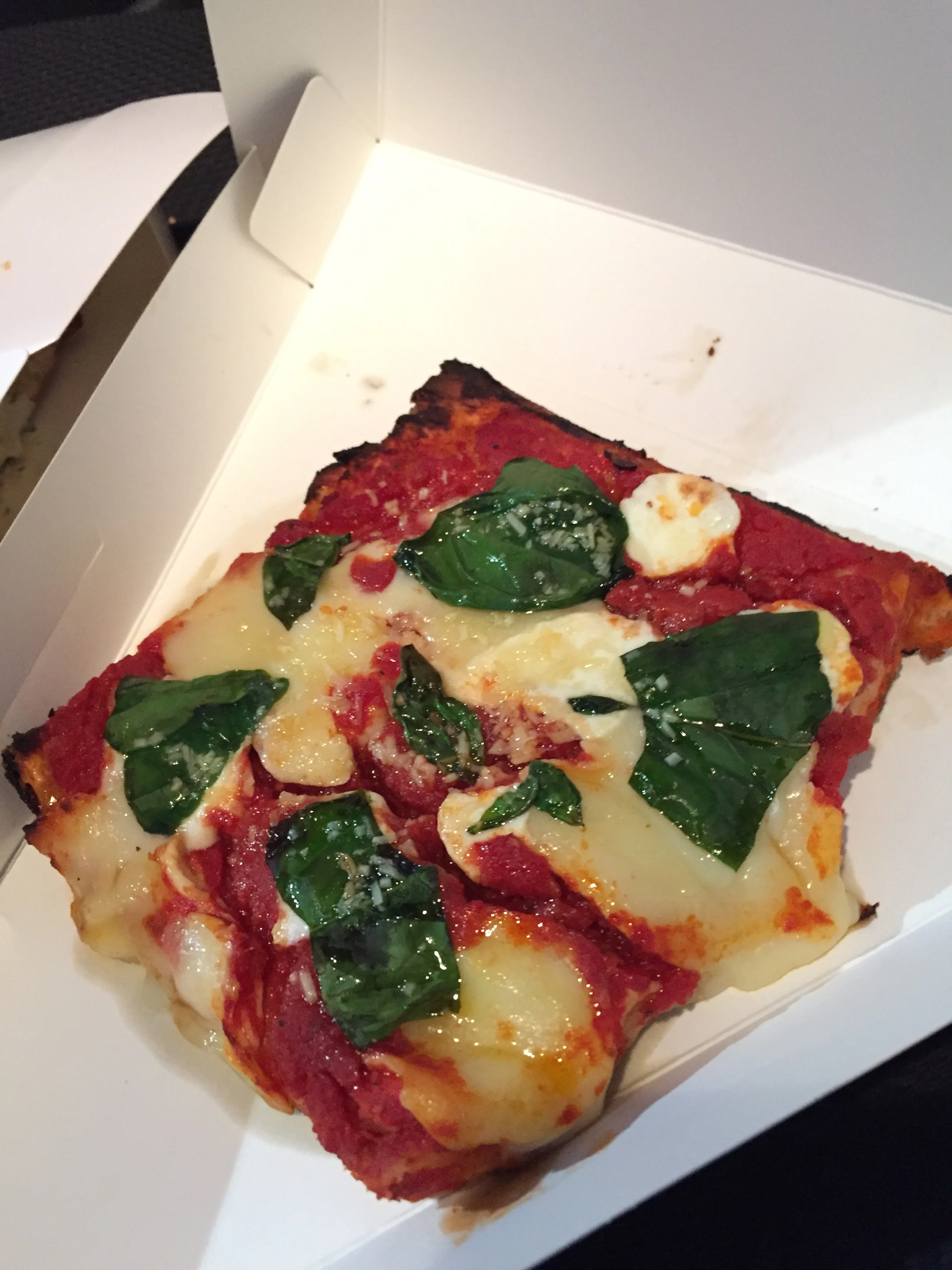 Sicilian 5400won: a bit of a thicker crust, heavier clumps of cheese and still a good amount of basil. It got too soggy too fast for me, and the crust didn't have the same crispiness to it as the Margherita. I would definitely go with the Margherita!