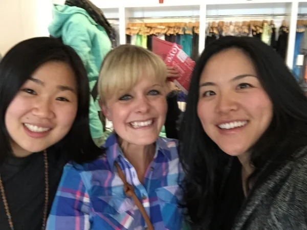 Hi Sooj - the showroom manager, Shauna - the first non-Korean to step into the showroom and me - super giddy and excited to be here!