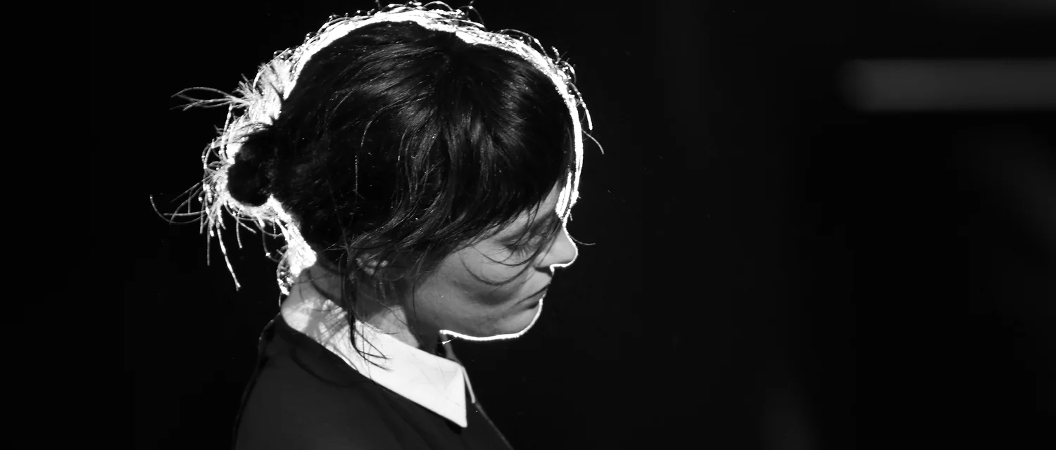 Sarah Blasko by Richard Hedger