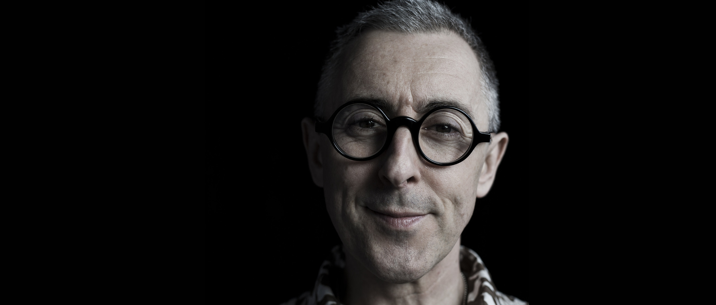 ALAN CUMMING