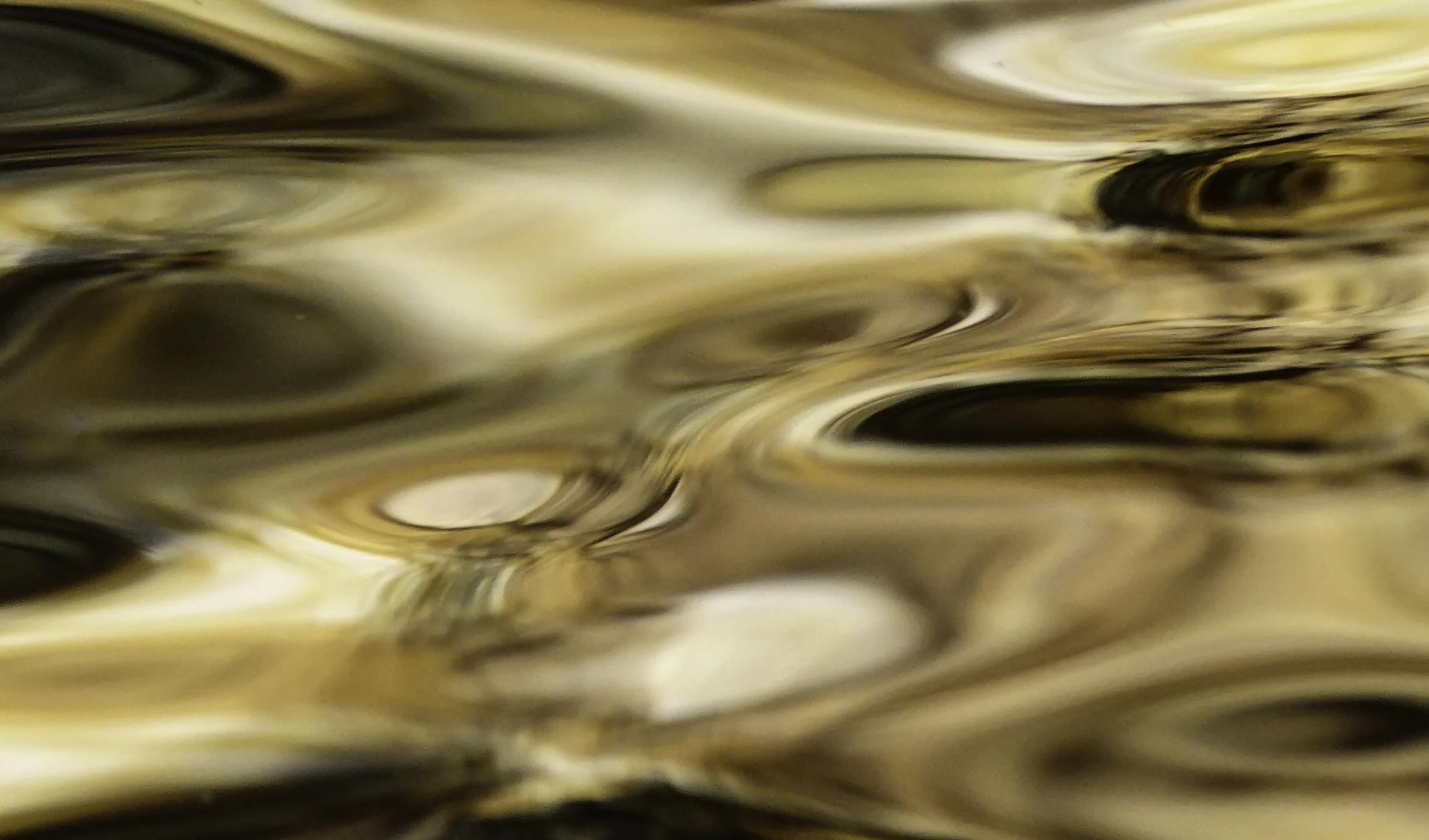 Songlines on the Surface: Traces of Memory