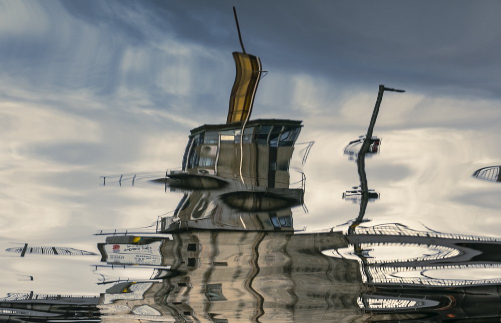  Leonardo's Submarine, Artwork by Ralph Kerle. 