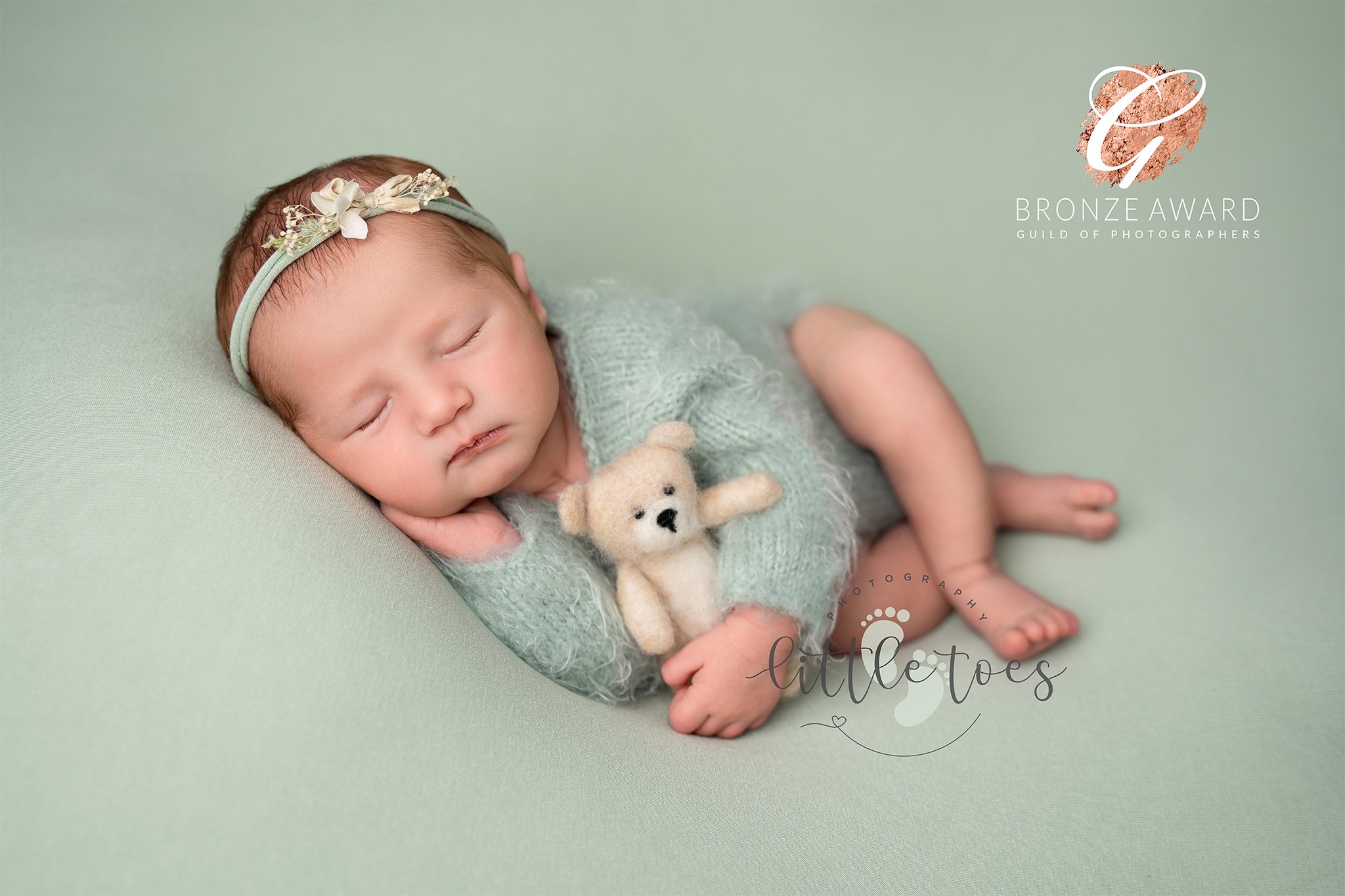 Elizabeth-02287-edit-Award-logo.jpg