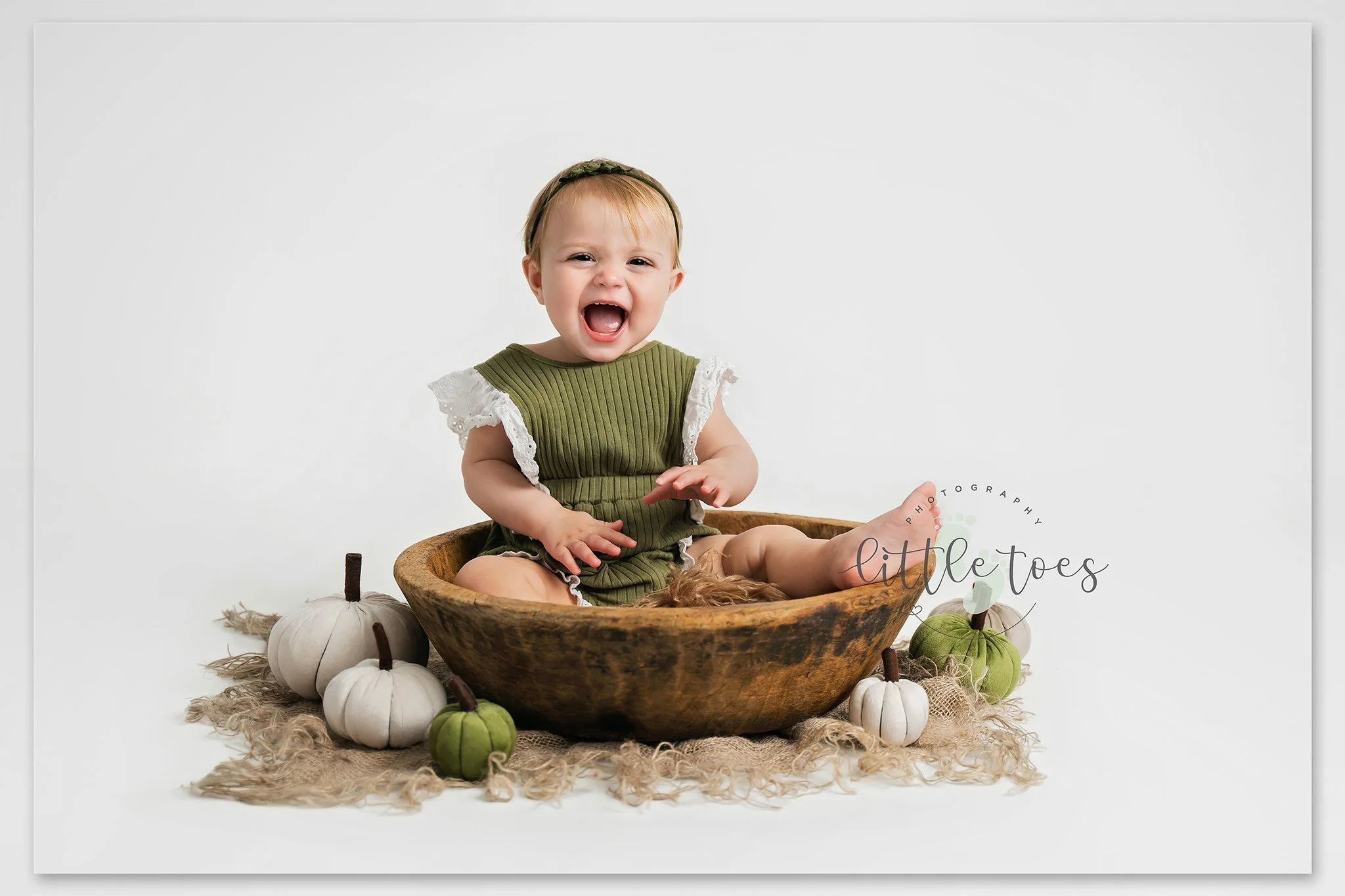 Missy-03278-edit 2-logo.jpg