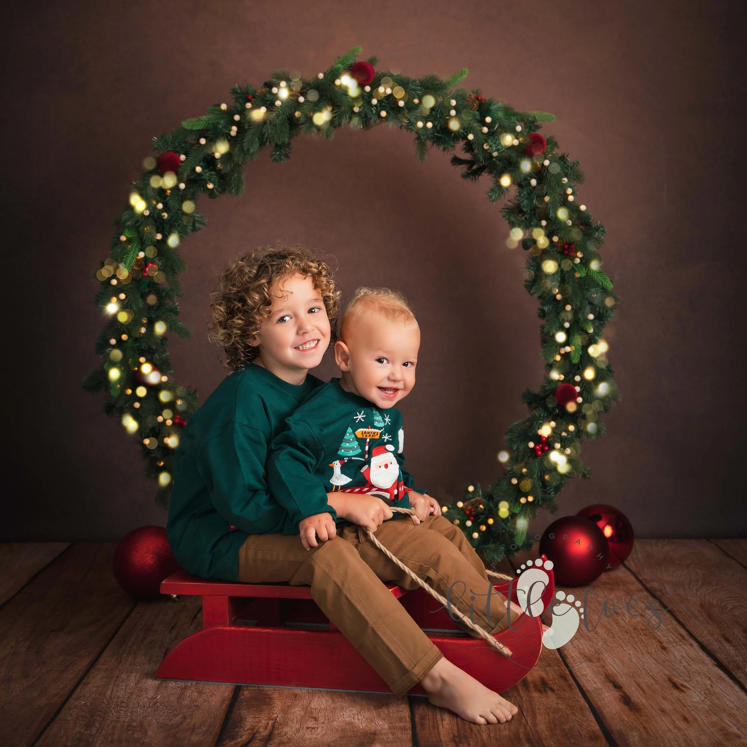  Christmas picture with large wreath  