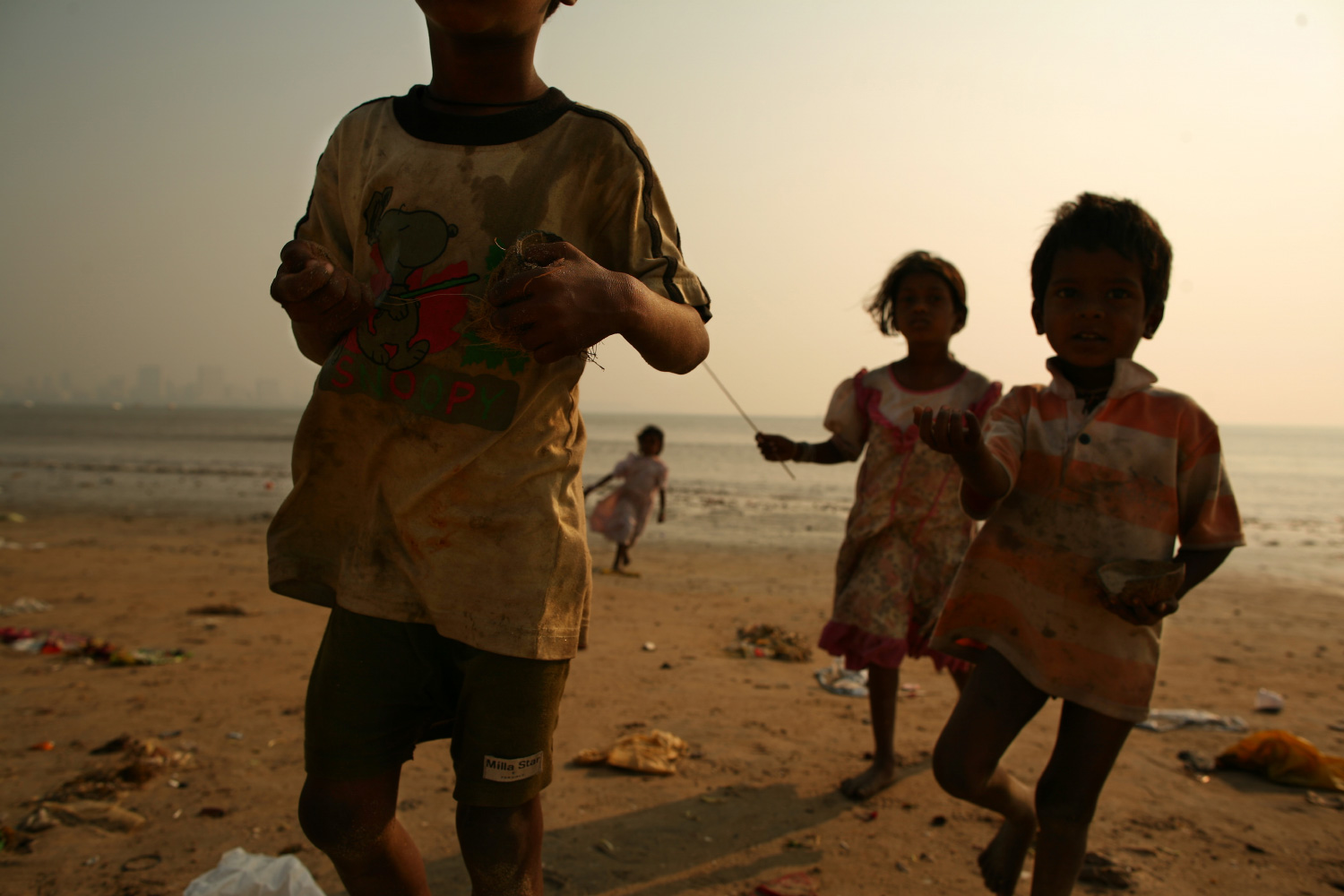 Mumbai Beach Children 2