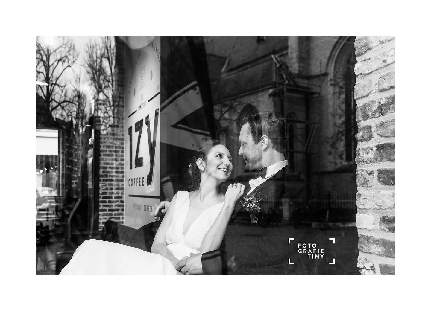Eerste trouw van het jaar - 22/02/2022 . Zaterdag deel 2 . Ik kijk er naar uit 🙌. #huwelijksreportage#trouwenin2022#izycoffee#stadkortrijk#bride#groom#coffeelover#zwartwitfotografie#marriage#specialday#huwelijksfotografie#trouwenin2023#huwelijksfoto