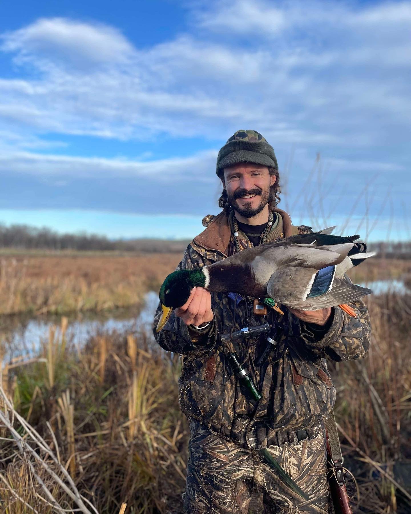 We got an early start on November with our best small water decoy hunt yet (here in Sweden) with @karllarsson @gkkarlsson. Due to unexpectedly low winds we made some tweaks to the spread and were rewarded with migrating wigeon and mallards dropping o