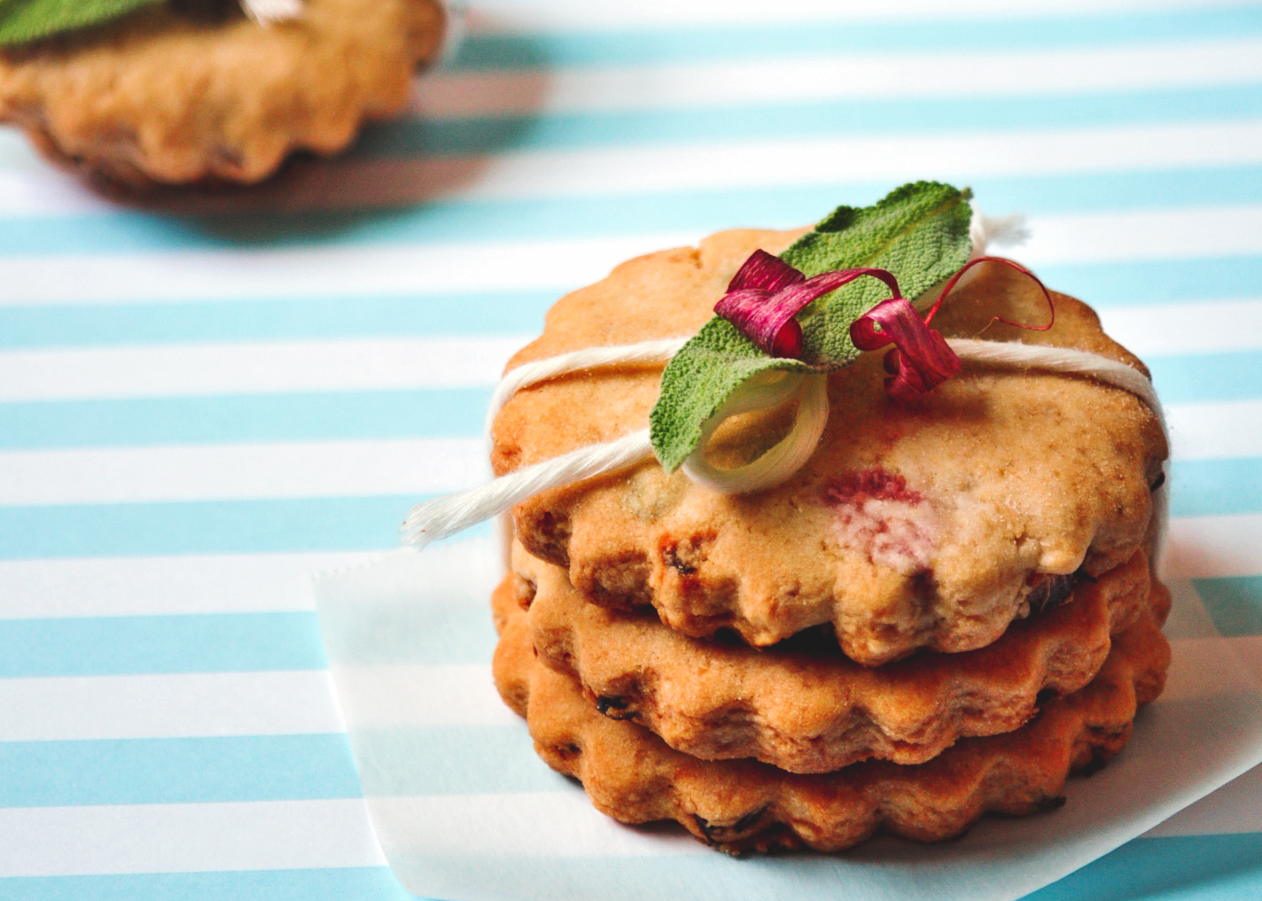 RHUBARB AND SAGE SHORTBREAD