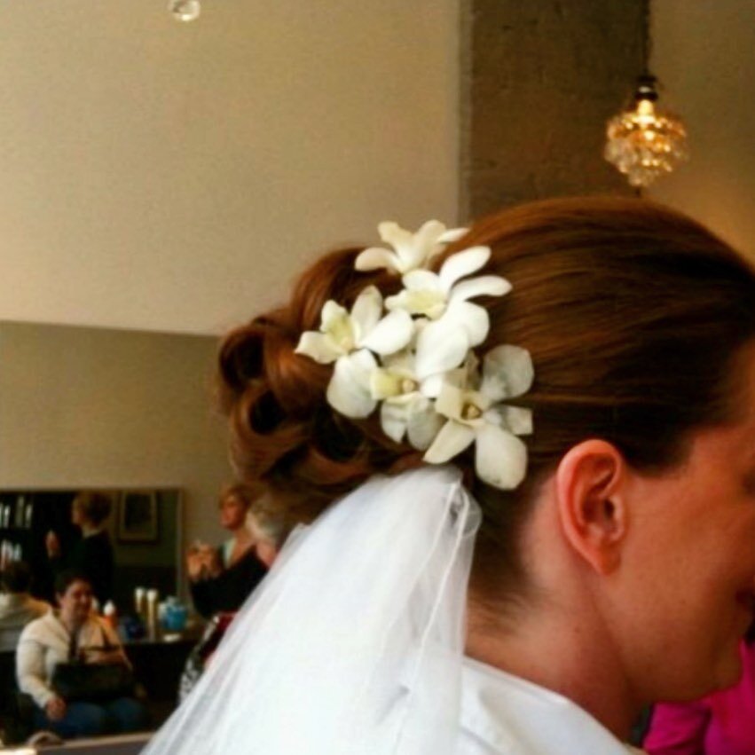 Wedding hair! #weddinghairstylist #weddinghair #braidalhairstyle #chicagohairstylist #chicagosalon #premierbeautysupply #milbonusa #kemonculture #moroccanoilproducts