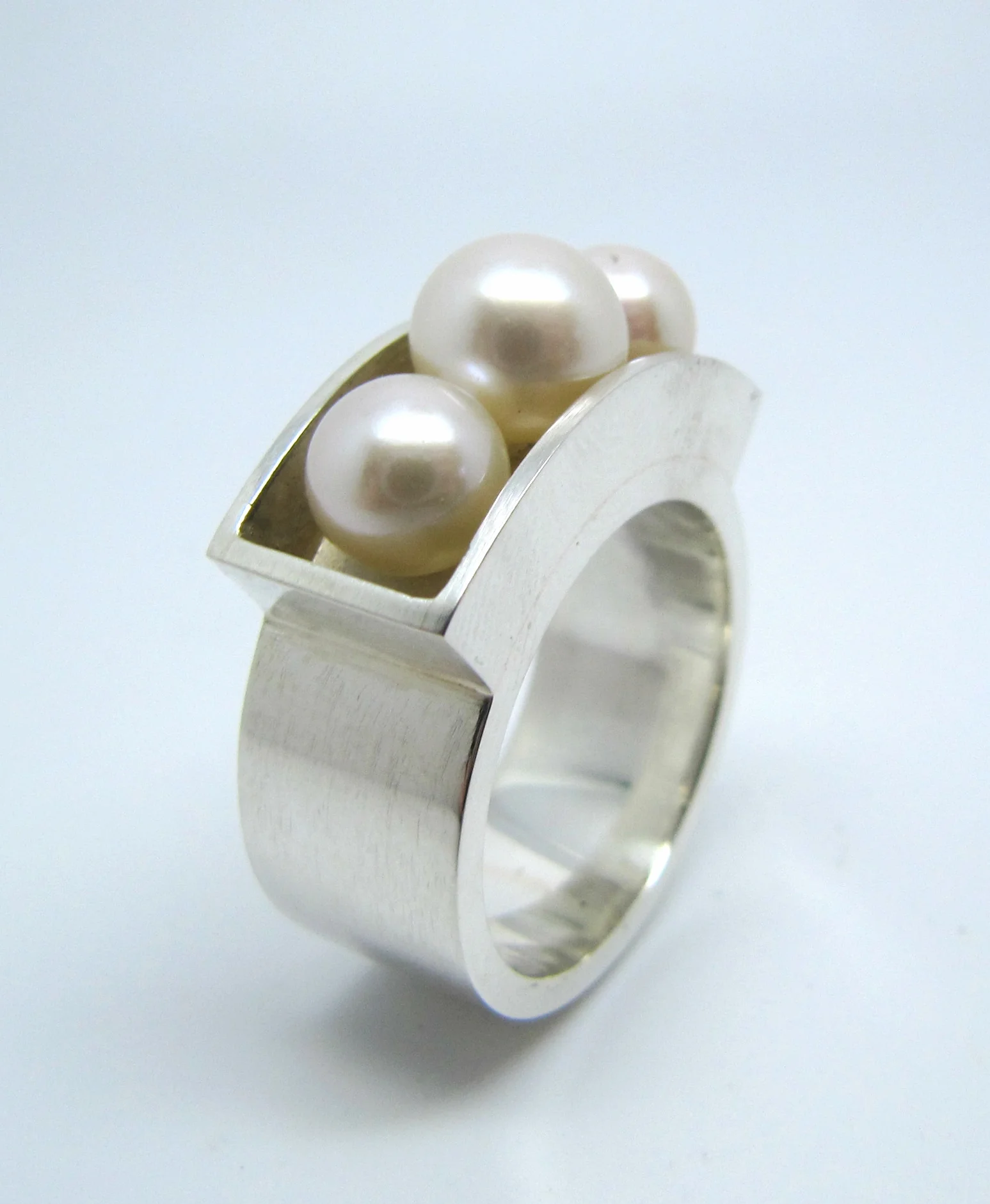 pearl ring.jpg