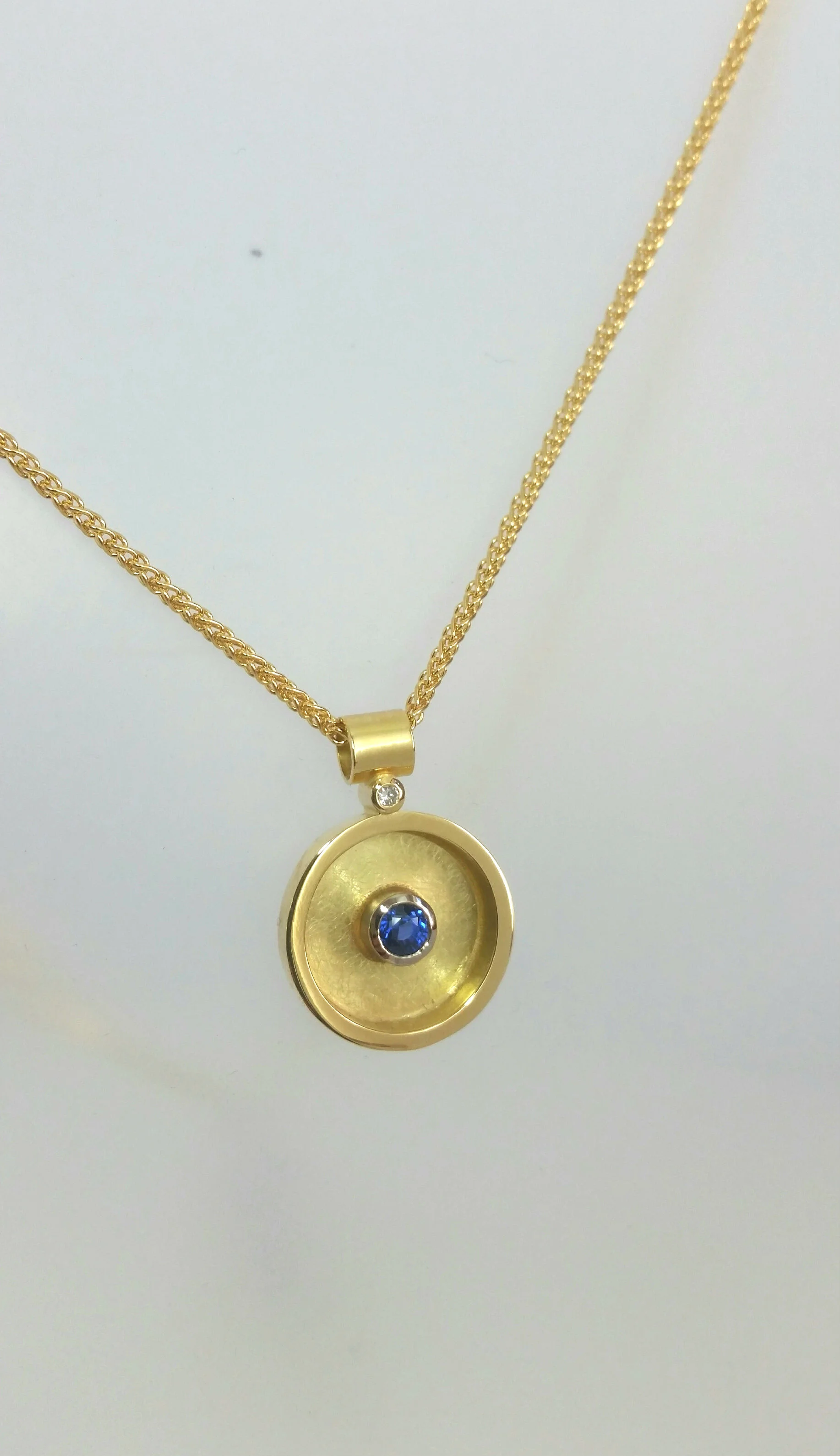 Sapphire pendant