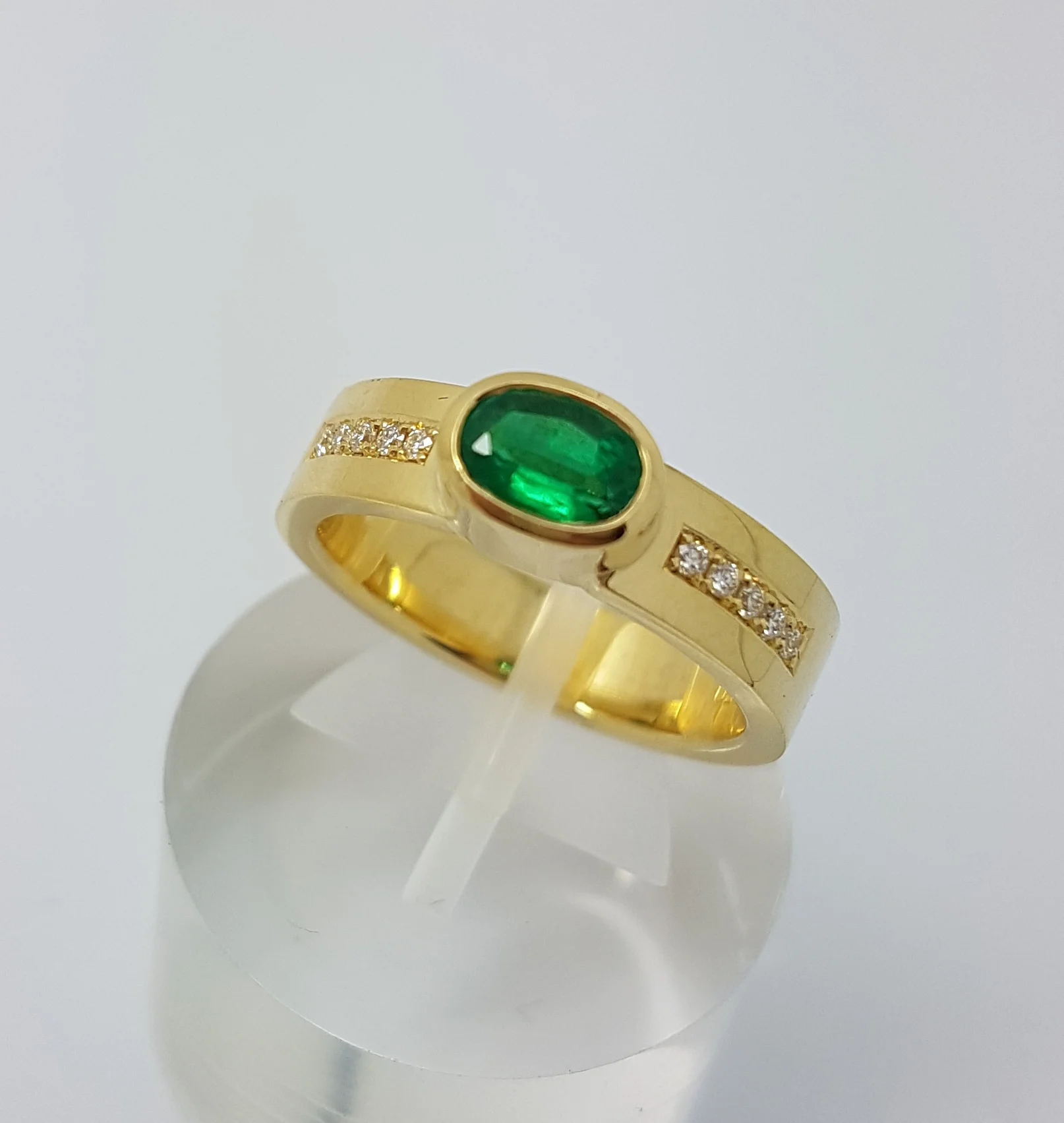 Emerald Dress Ring