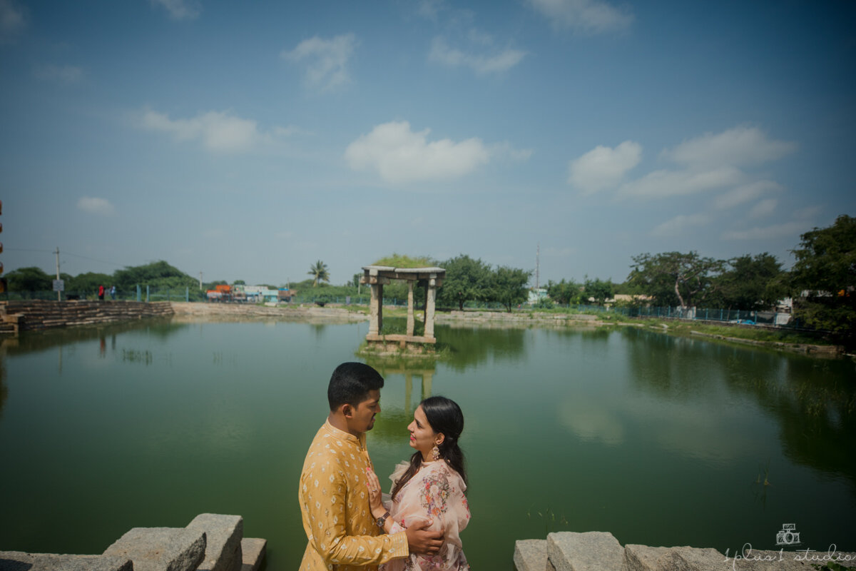 Lepakshi pre wedding couple shoot Manthan Sakshi-4.jpg