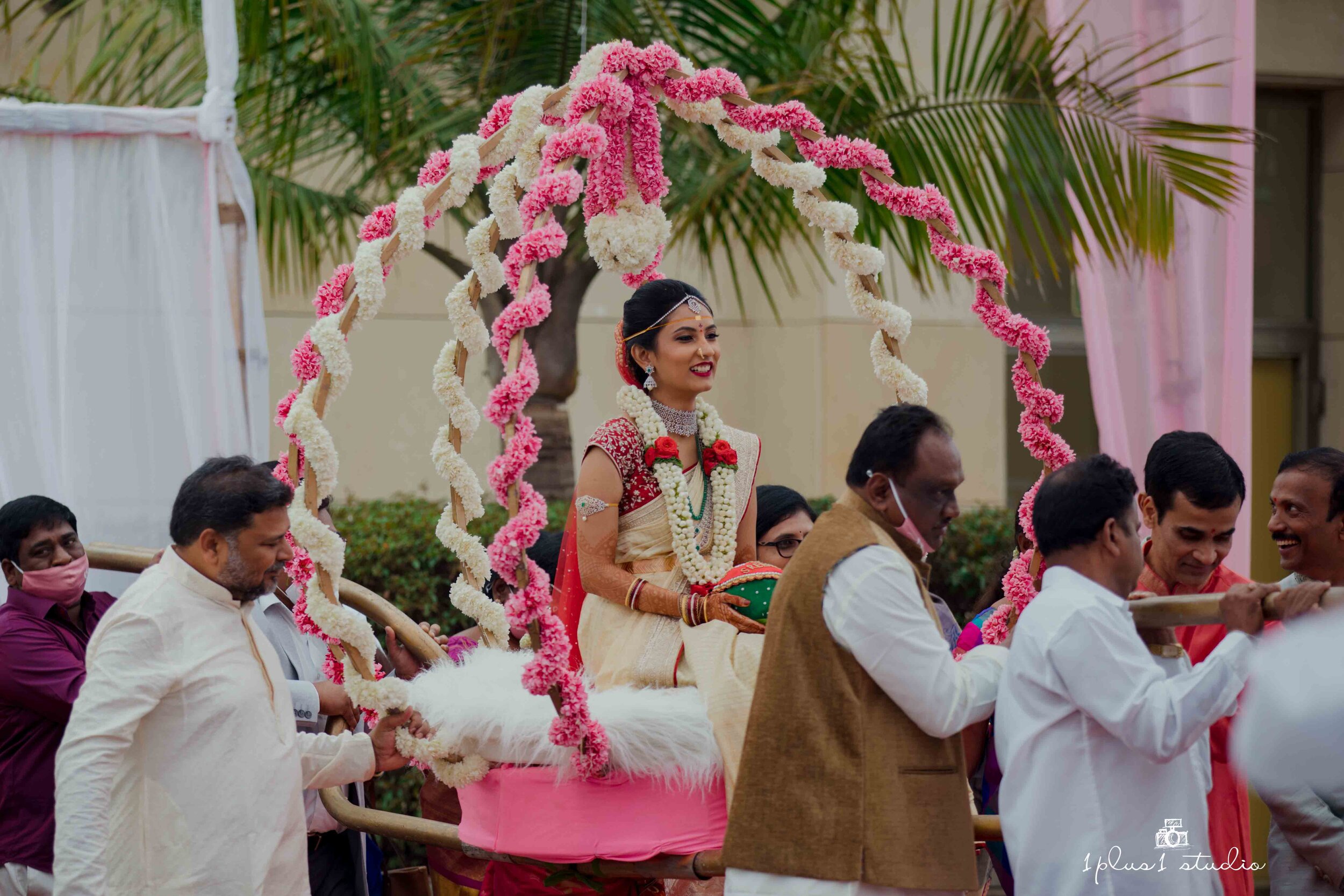 Pelli Mandapam - Marriage Hall Decorations - Vedika Stage Decorations -  YouTube