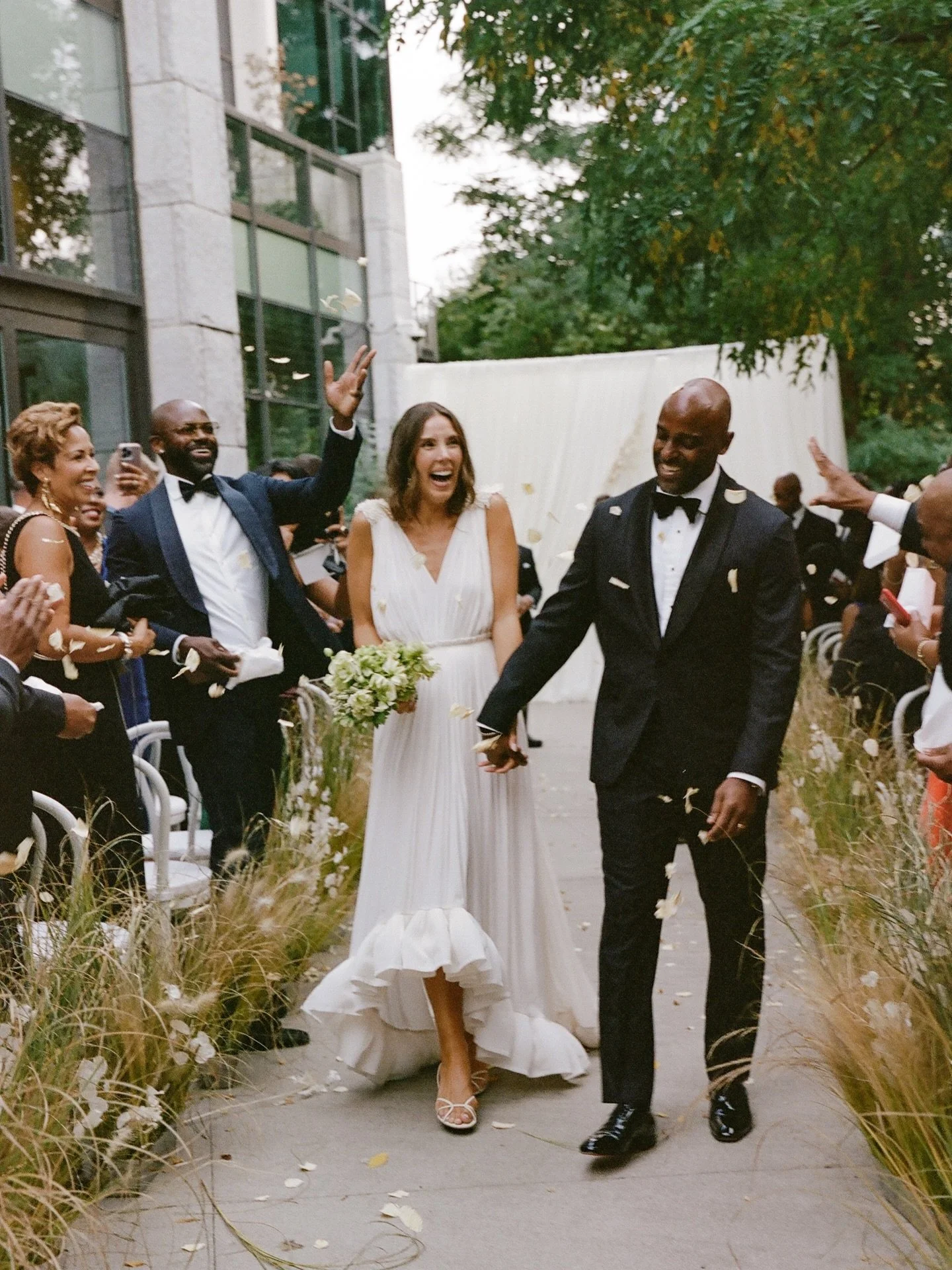 L&amp;X in Brooklyn 
Captured by @kristinaadamsphoto at @1hotel.bklynbridge 
with @britlynsimonefloral 
@djreach 
@tinamamdesign 
@broadwaypartyrentals 
@calligkatrina 
@bbjlatavola 
@everythinglulu