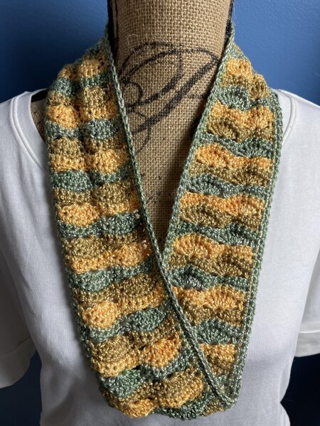 Easy Mobius Shell Scarf