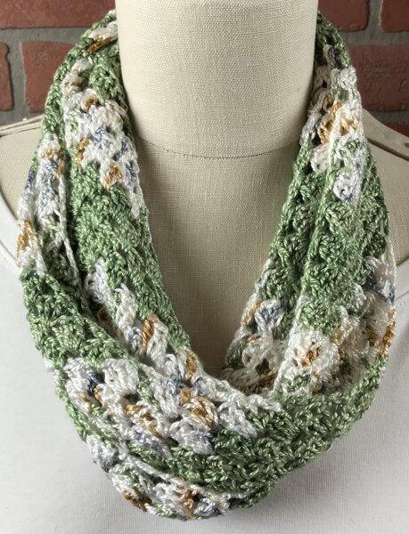 Easy Ripple Granny Square Scarf