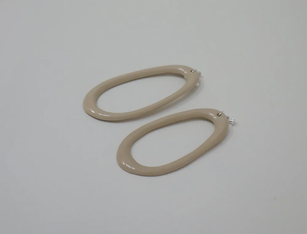 source objrcts Large Egg Earrings 【公式通販】