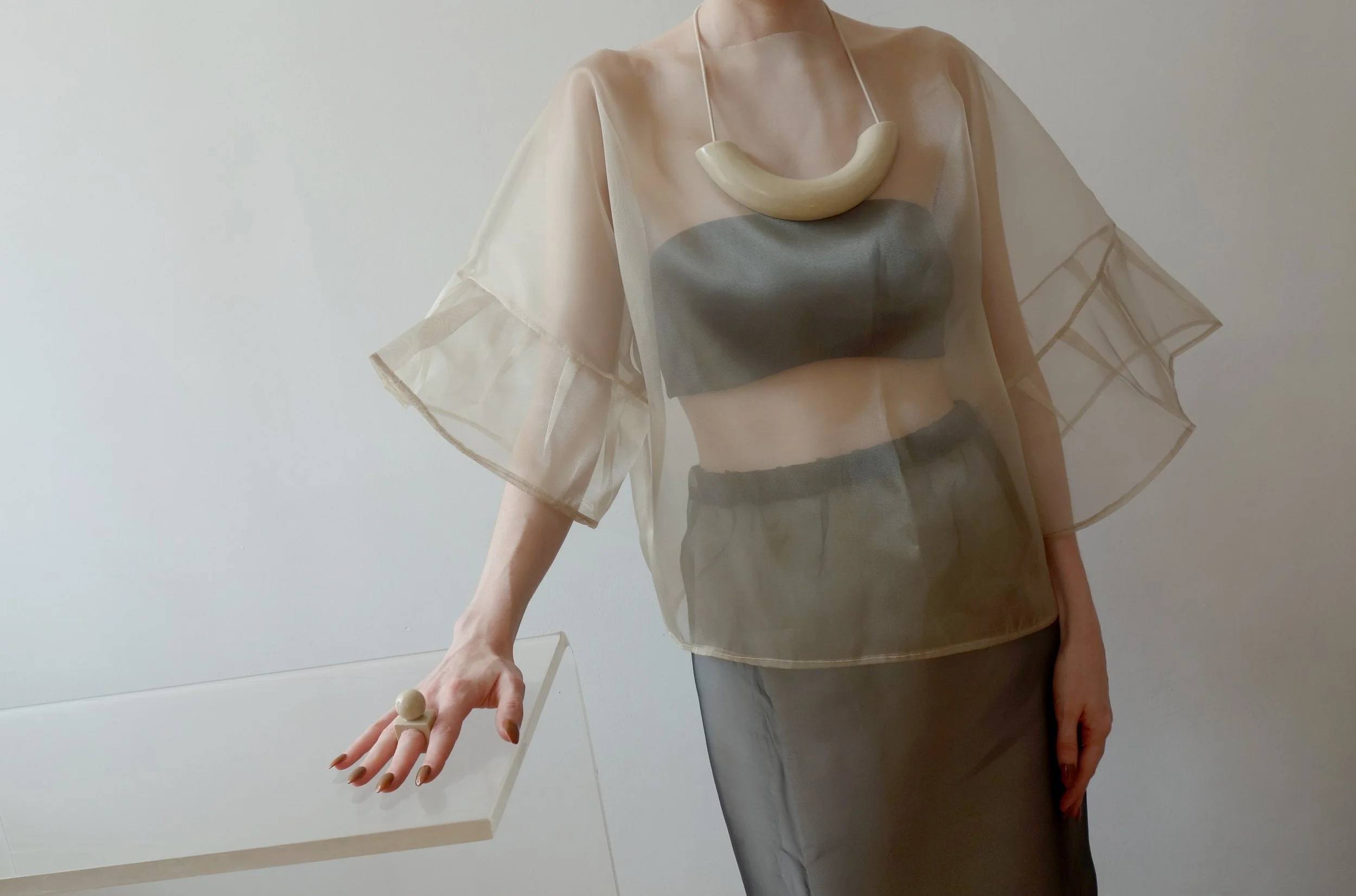 beige avenida necklace