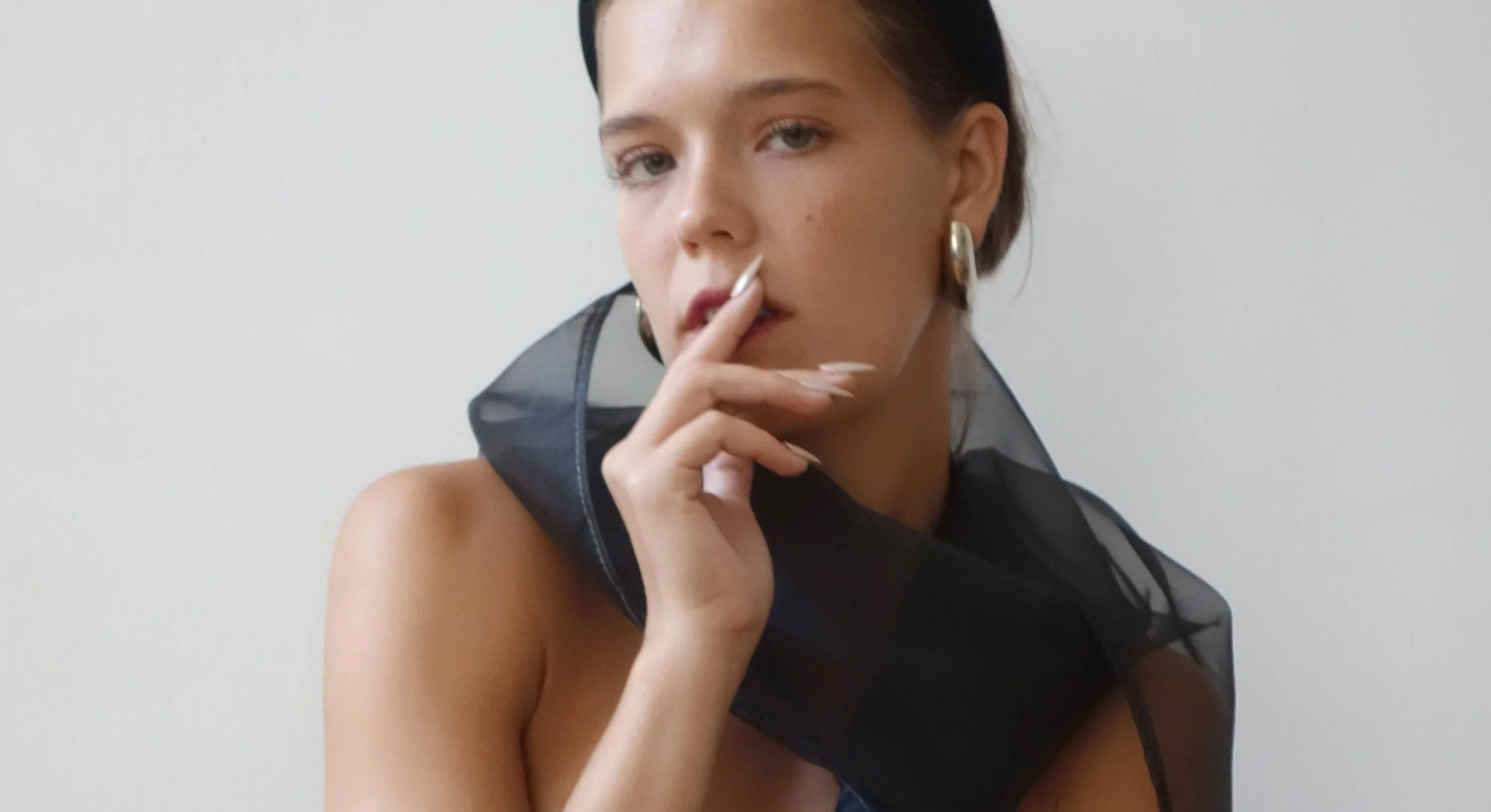 invisible encore scarf/hood