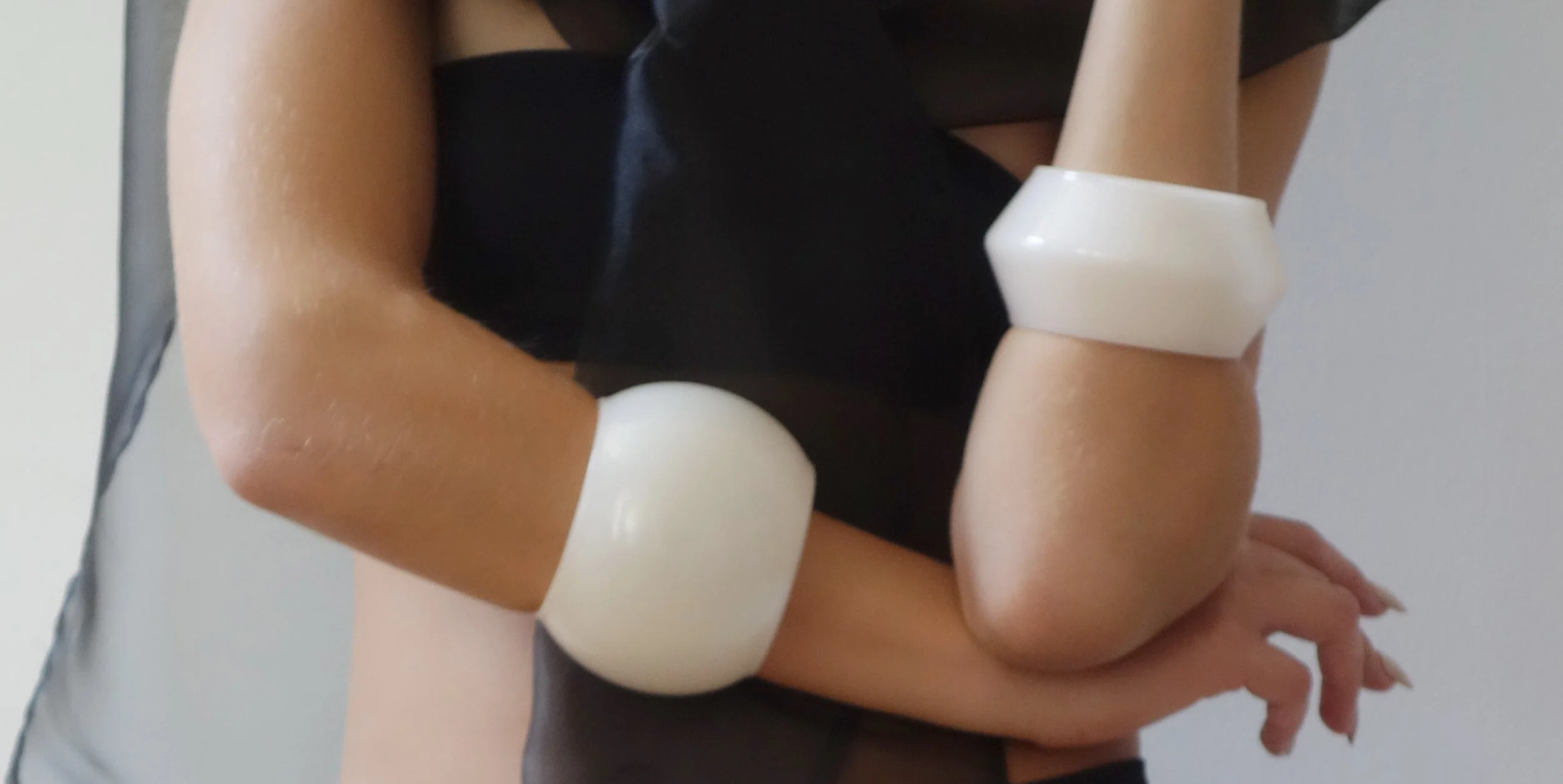 tomorrow bangle (glass)